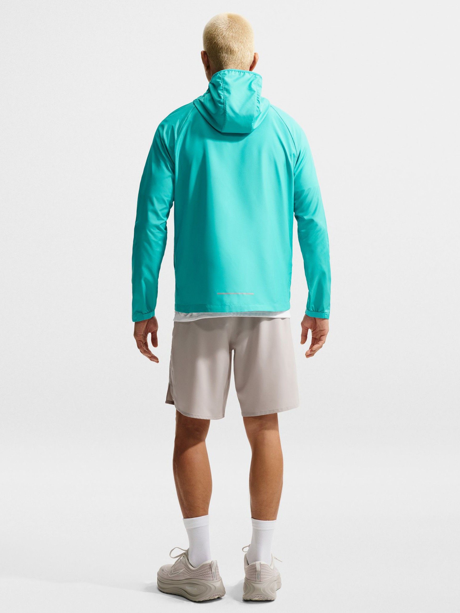 Calções de Treino Nike Challenger Dri-FIT 23cm Bege Para Homem