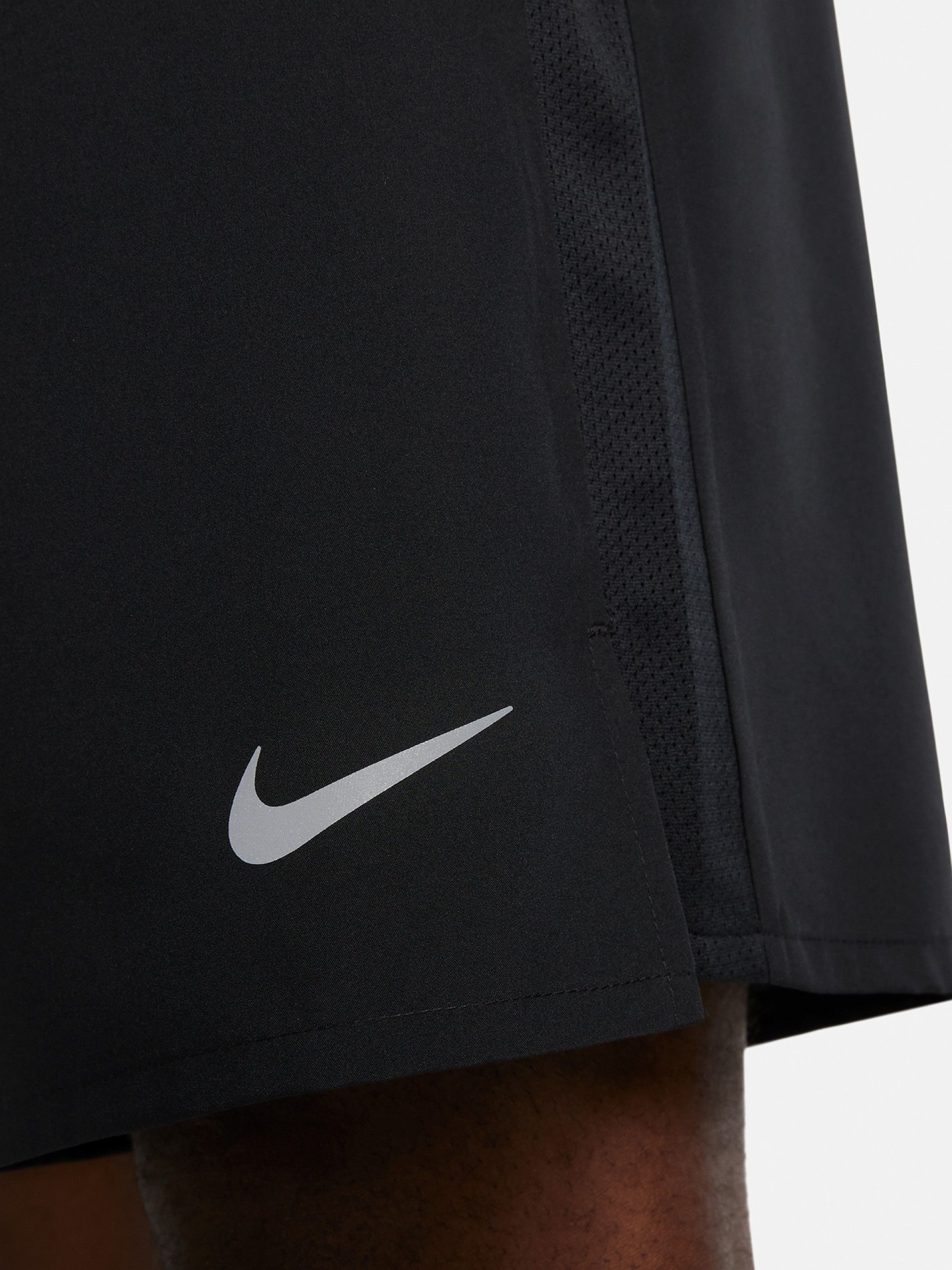 Nike Challenger Dri-FIT 23cm Black Training Shorts For Men