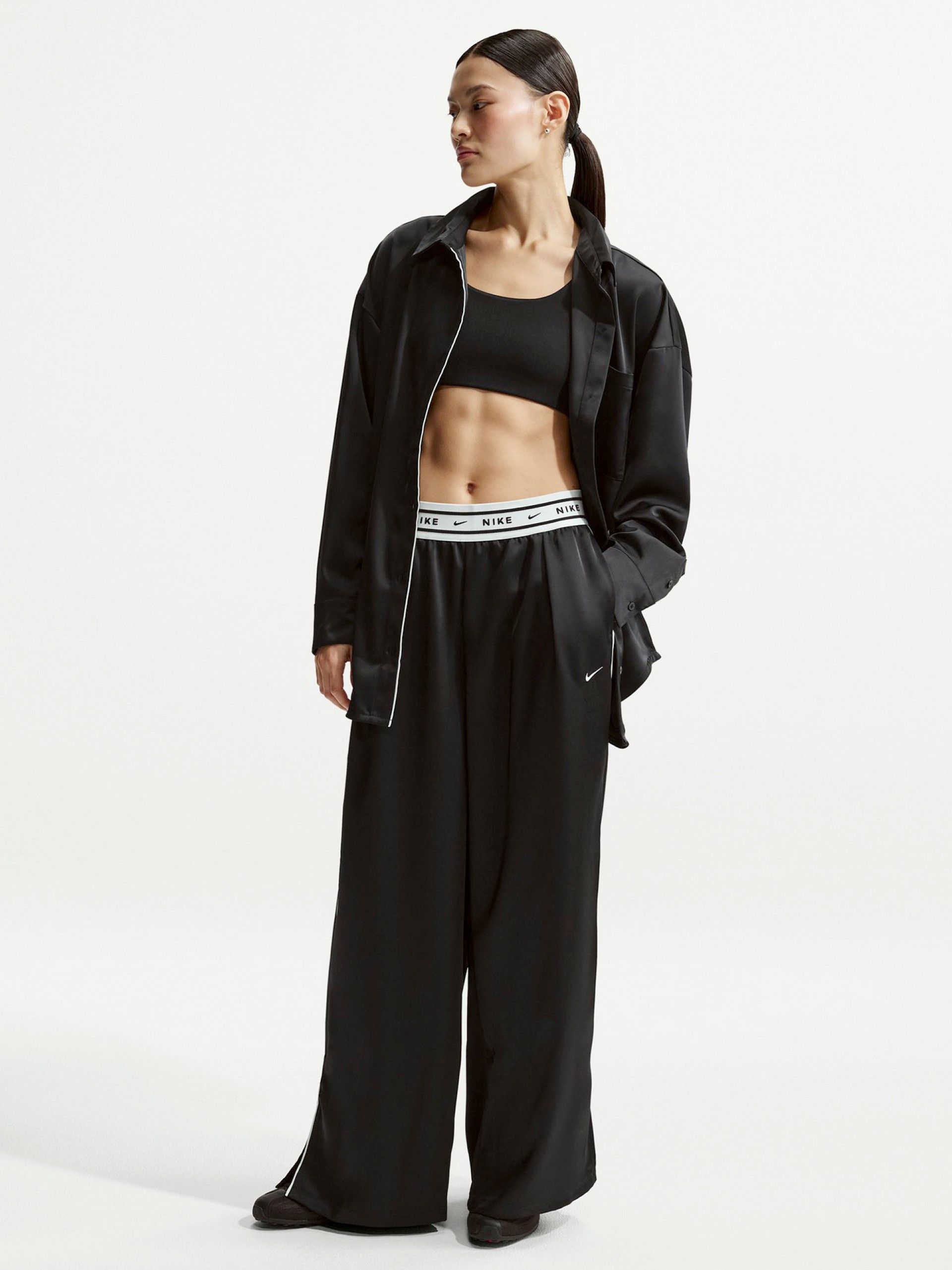 Calças Nike Sportswear Loose Mid-Rise De Cetim Pretas e Brancas Para Mulher