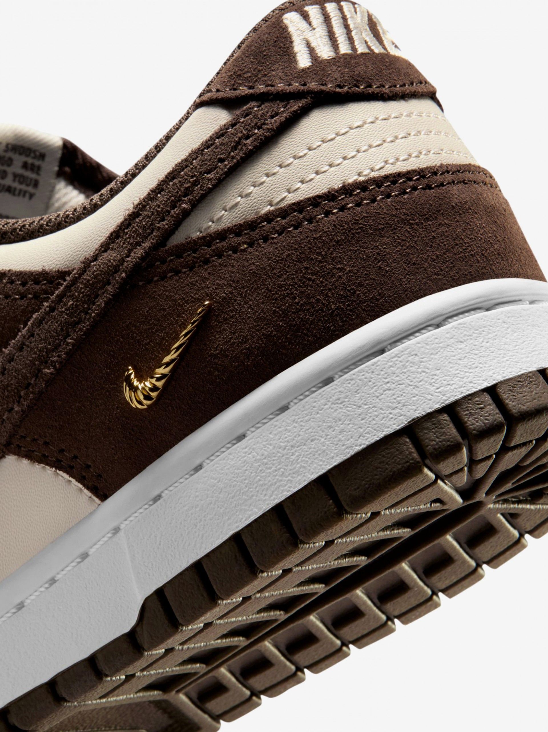 Sapatilhas Nike Dunk Low SE Castanhas e Bege Para Mulher