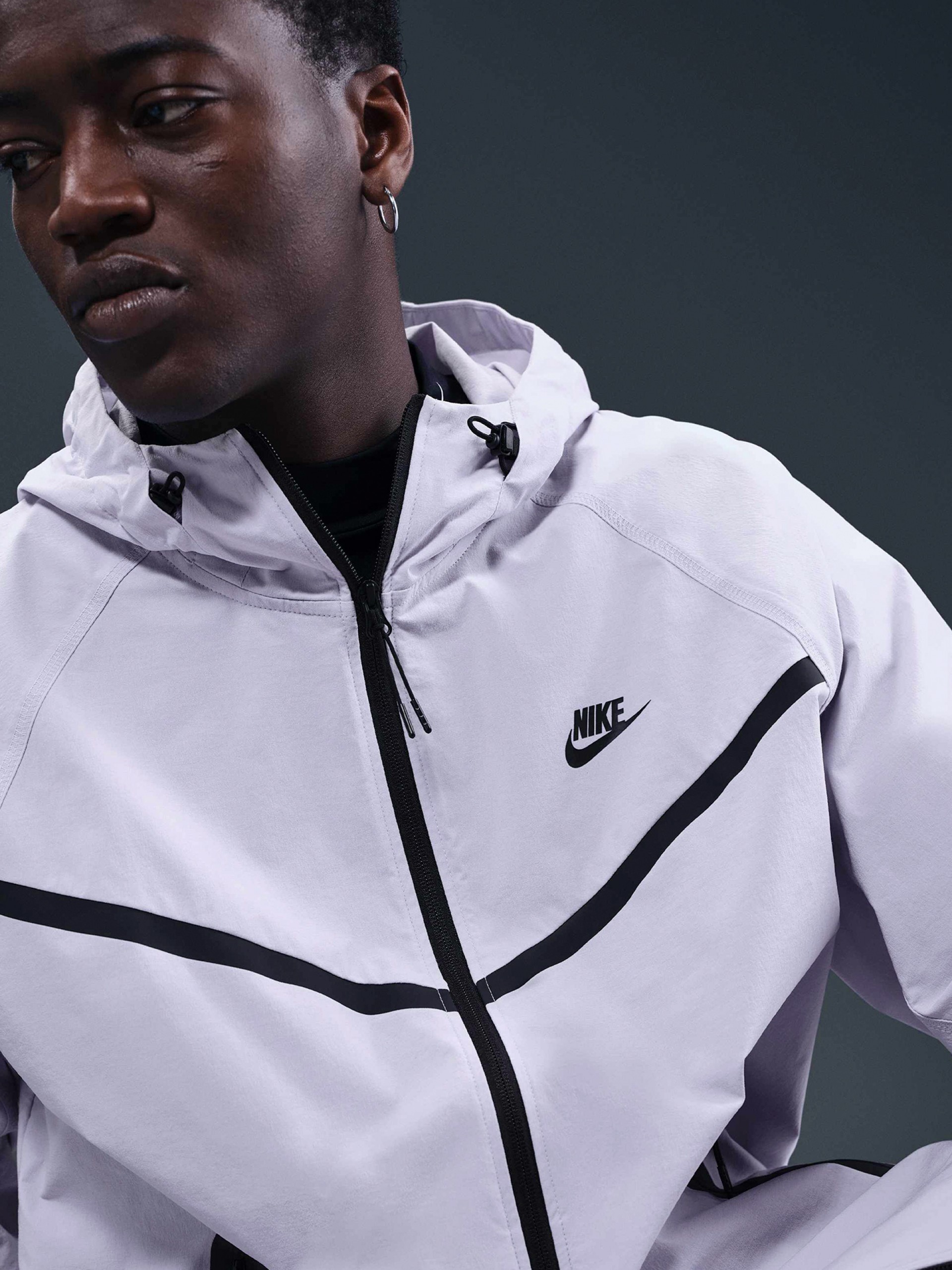 Chaqueta Cortavientos con Capucha Nike Tech Woven Lila Para Hombre