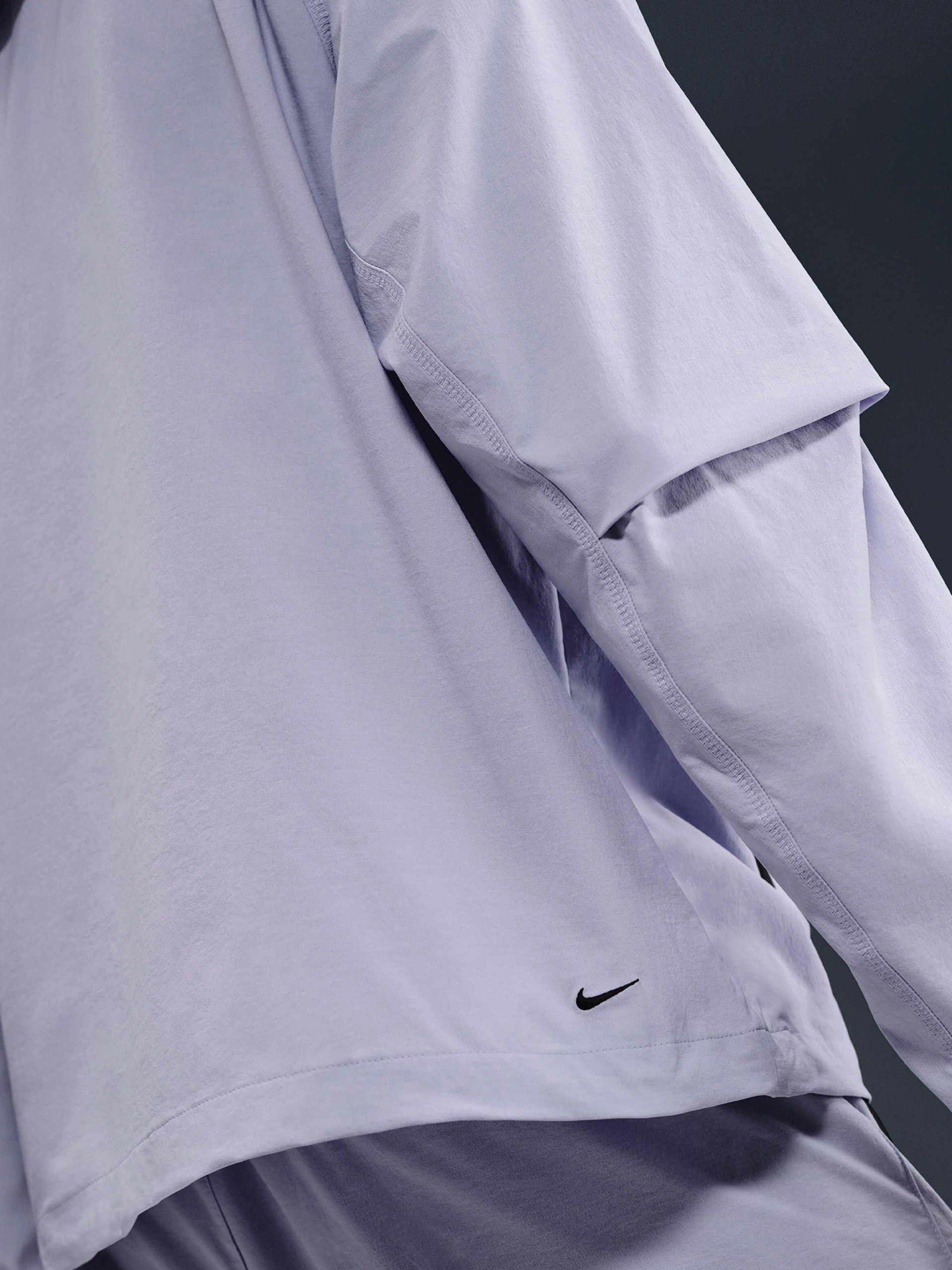 Chaqueta Cortavientos con Capucha Nike Tech Woven Lila Para Hombre