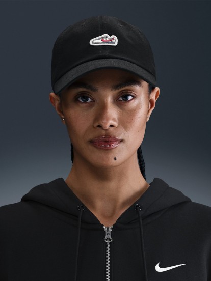 Gorra Nike Club Unstructured Cortez Patch Negra