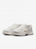 Nike V5 RNR White and Grey Sneakers For Women