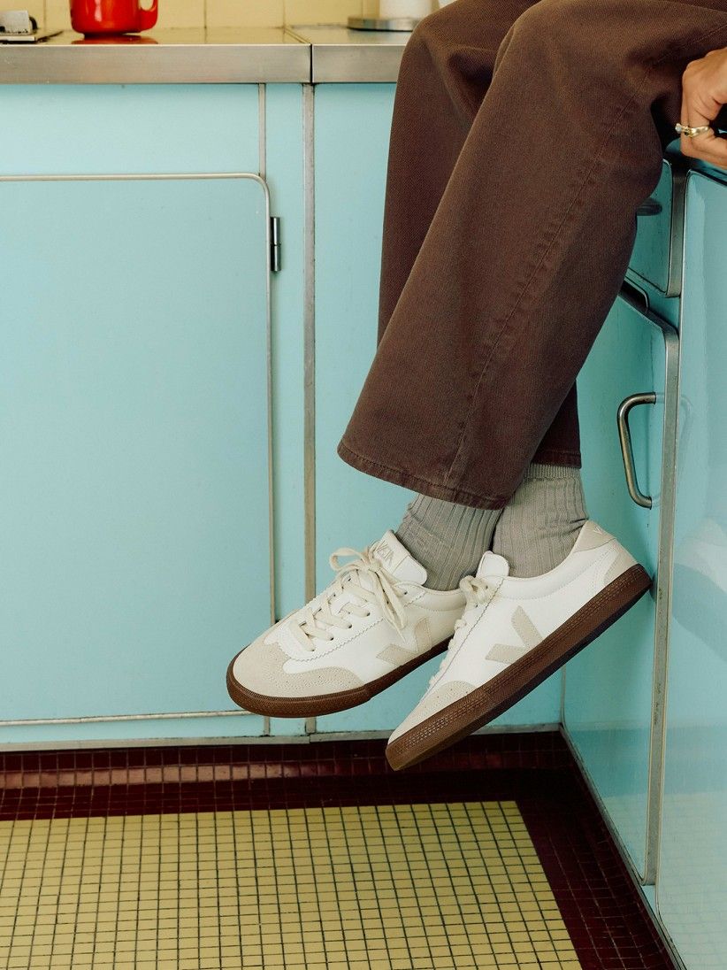 Zapatillas VEJA Volley Blancas y Beige