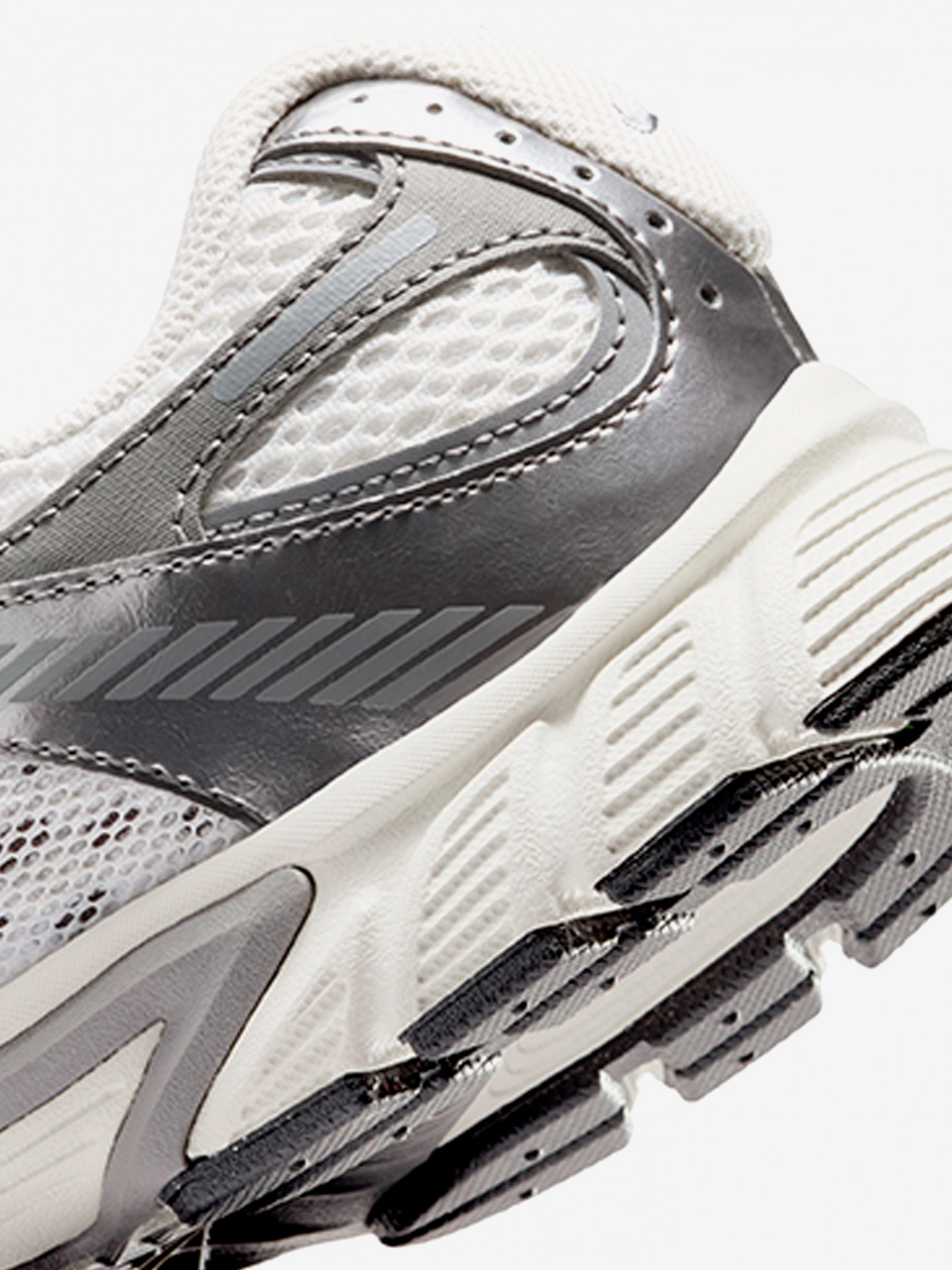 Sapatilhas Nike V5 RNR Brancas e Cinzentas Júnior