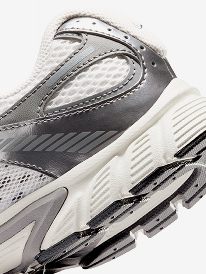 Nike V5 RNR White and Grey Junior Sneakers