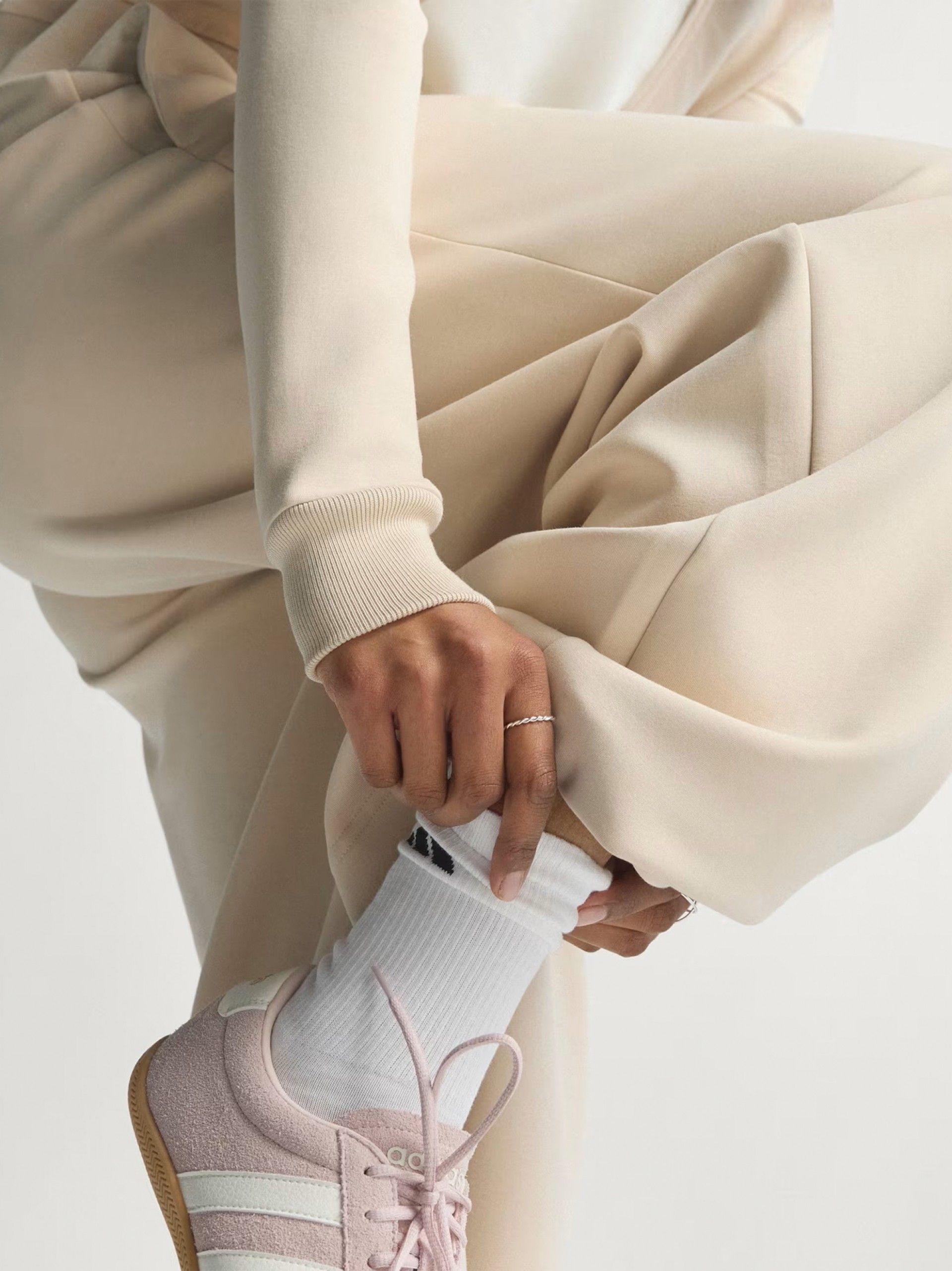 Pantalones Adidas Soft Lux Mid-Rise W Beige