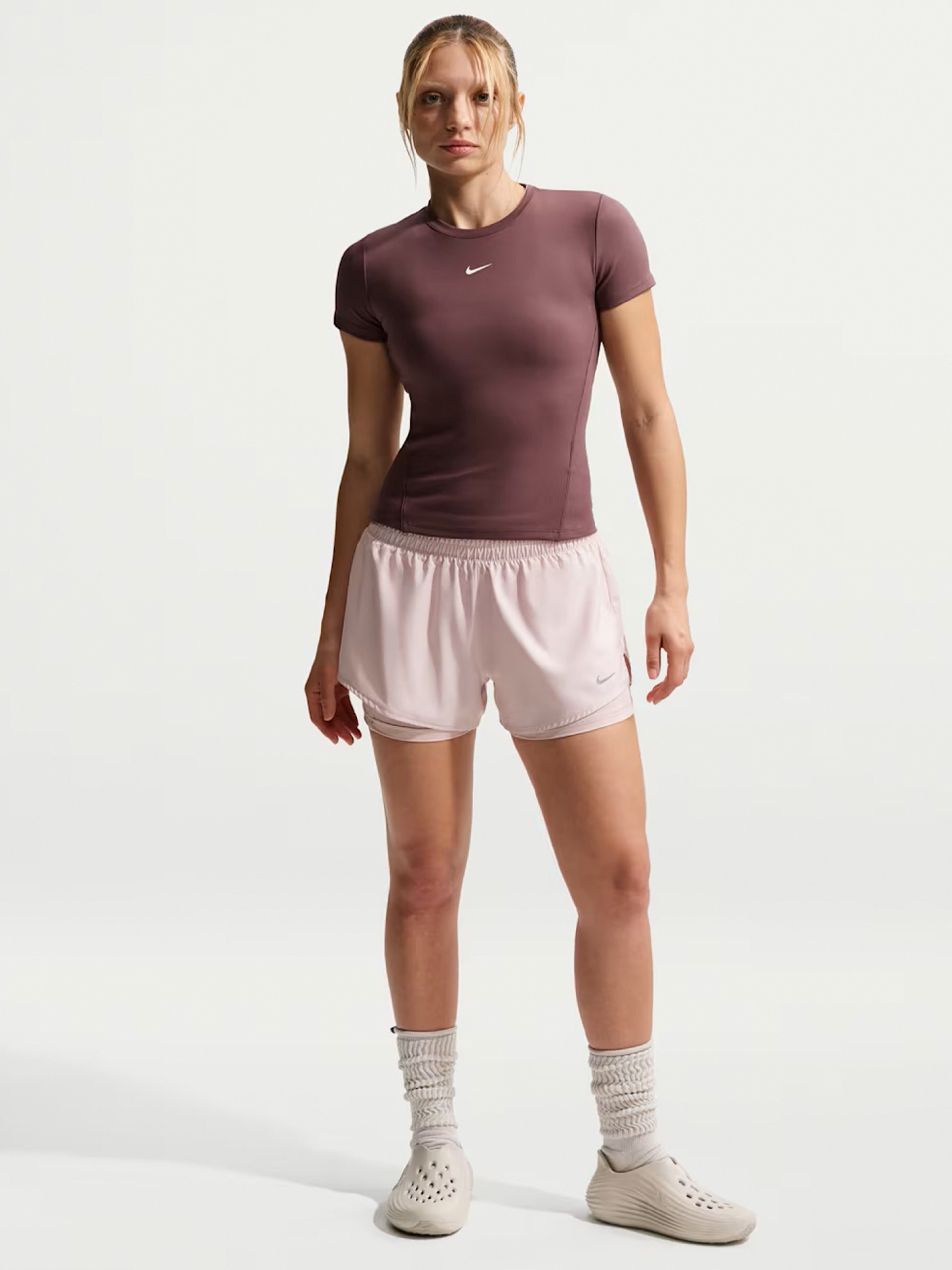Camiseta de Entrenamiento Nike One Burdeos Para Mujer