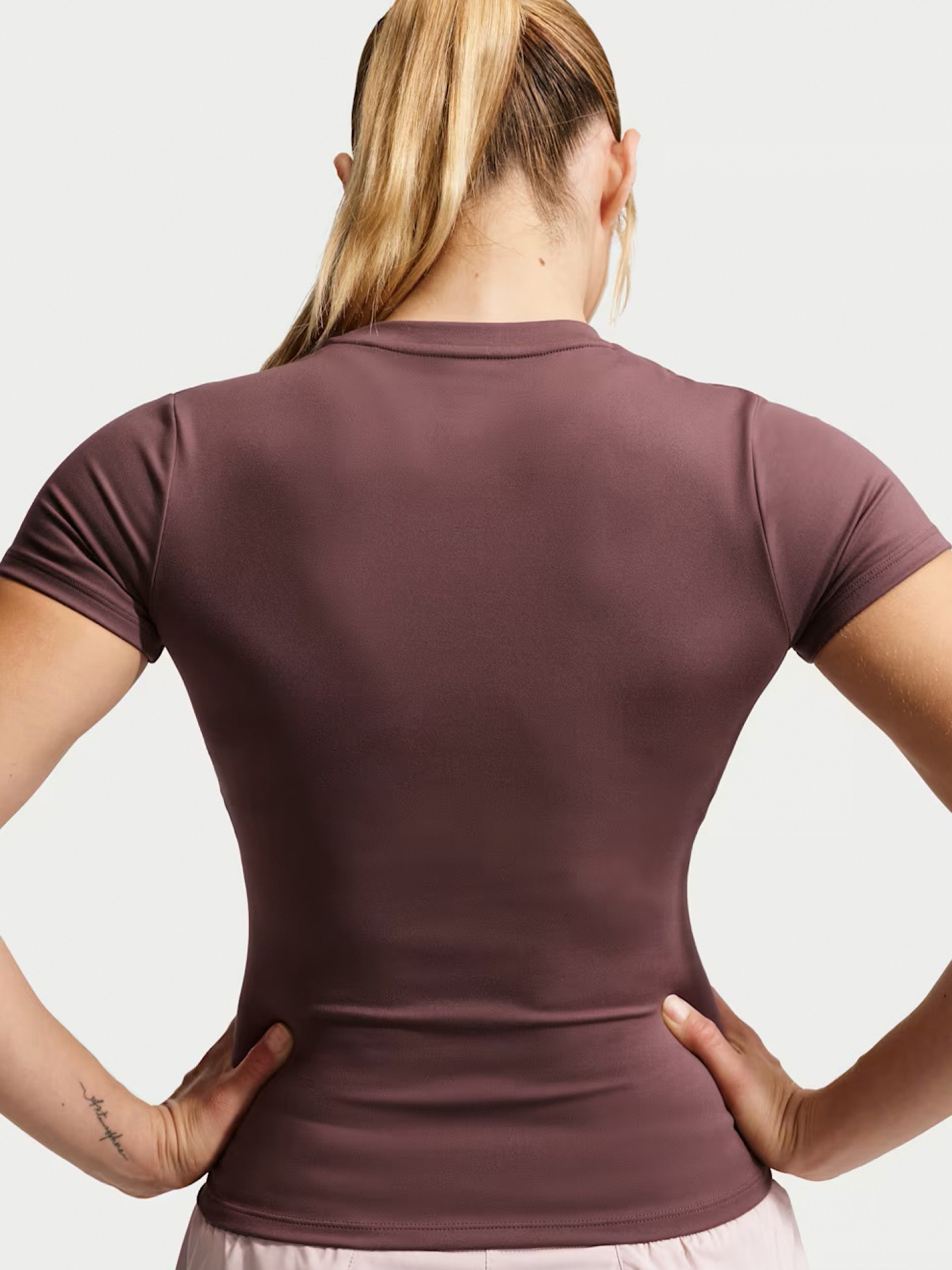 Camiseta de Entrenamiento Nike One Burdeos Para Mujer
