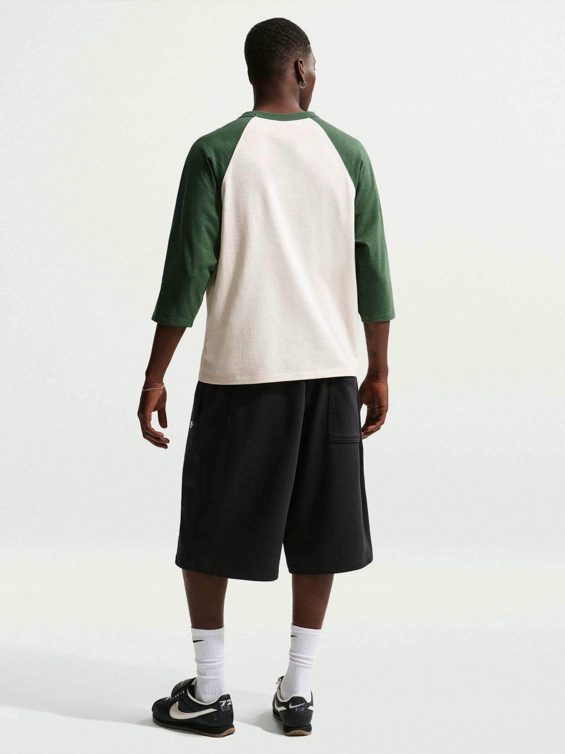 Calções Nike Sportswear Club Oversized Pretos Para Homem