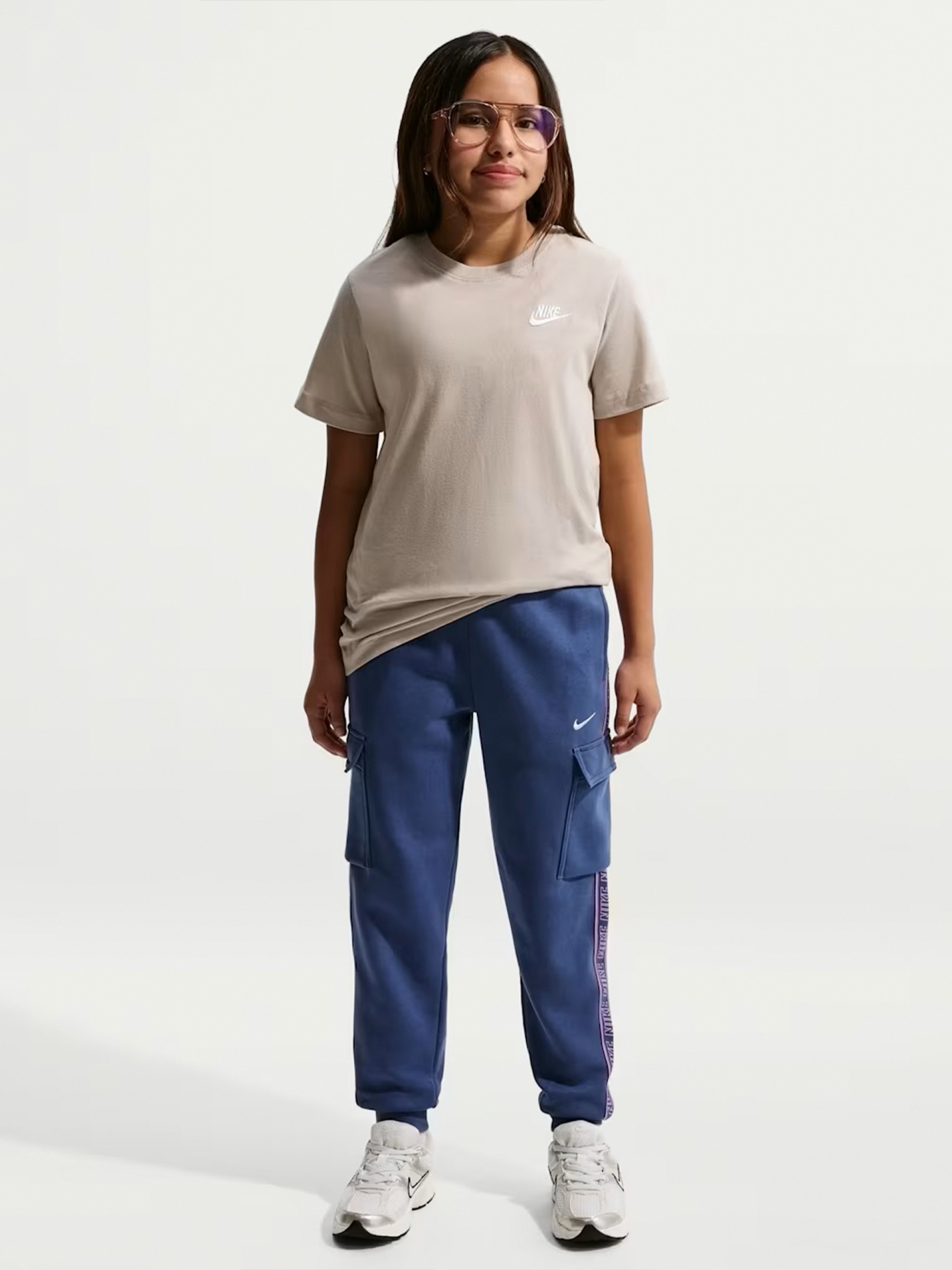 Camiseta Nike Sportswear Júnior Beige