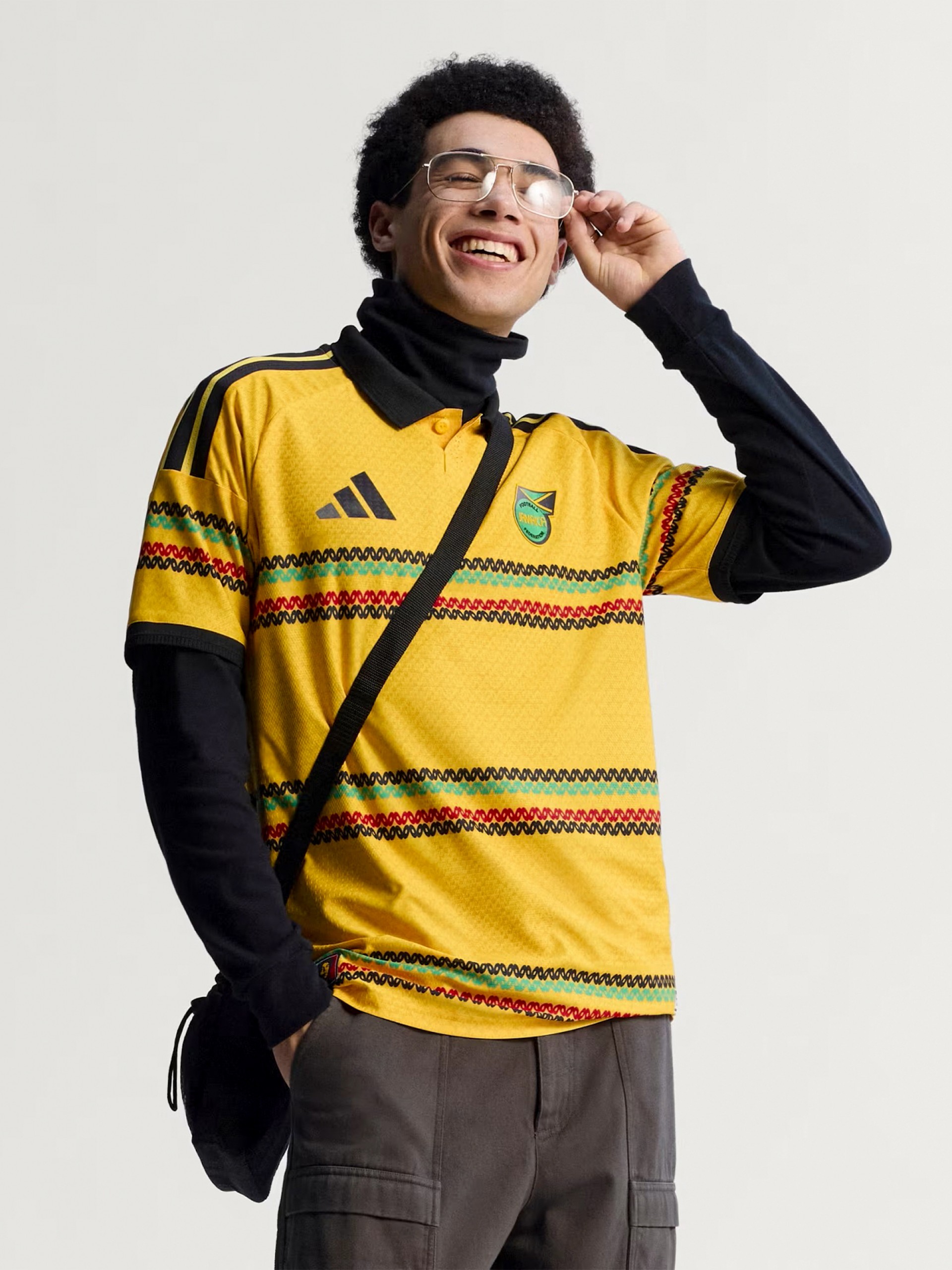 Camiseta Adidas JFF Jamaica x Bob Marley Principal Oficial 26