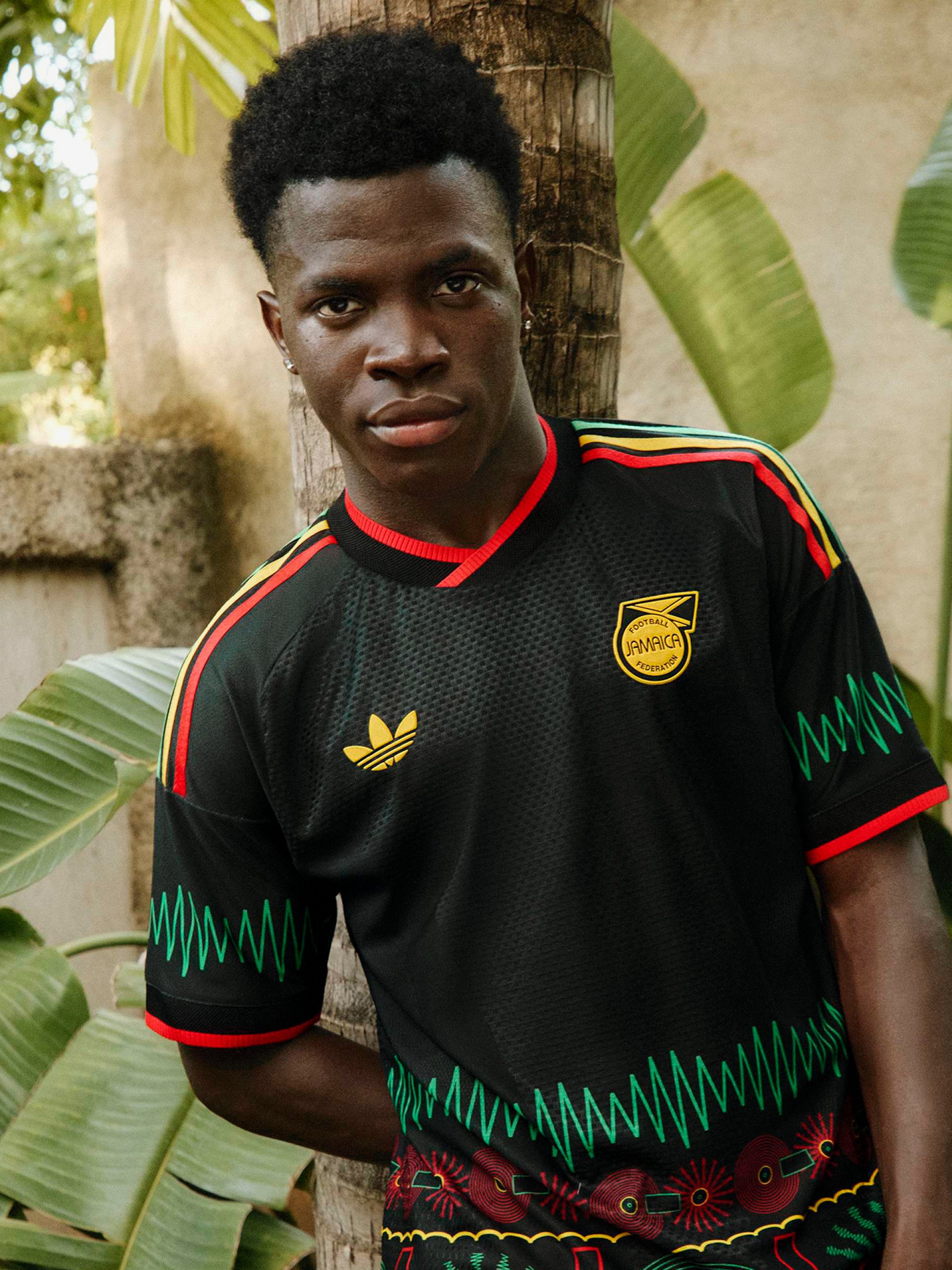 Camiseta Adidas JFF Jamaica x Bob Marley Alternativa Oficial 26