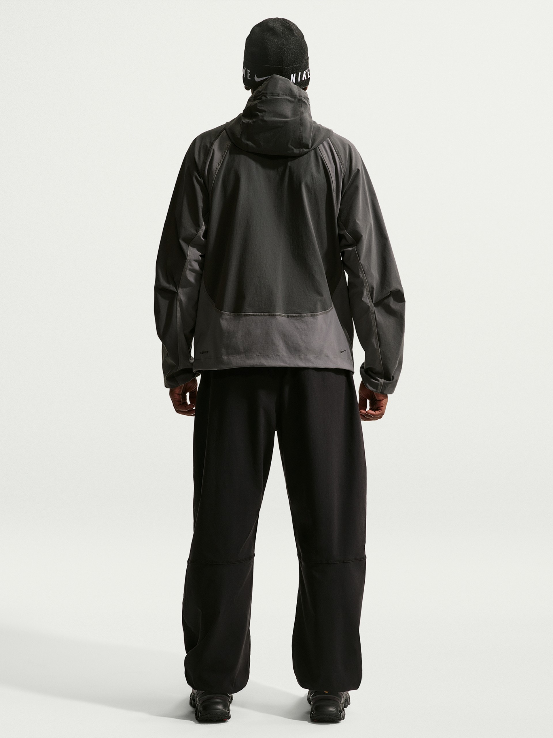 Pantalones Nike Tech Dri-FIT Woven Negros Para Hombre