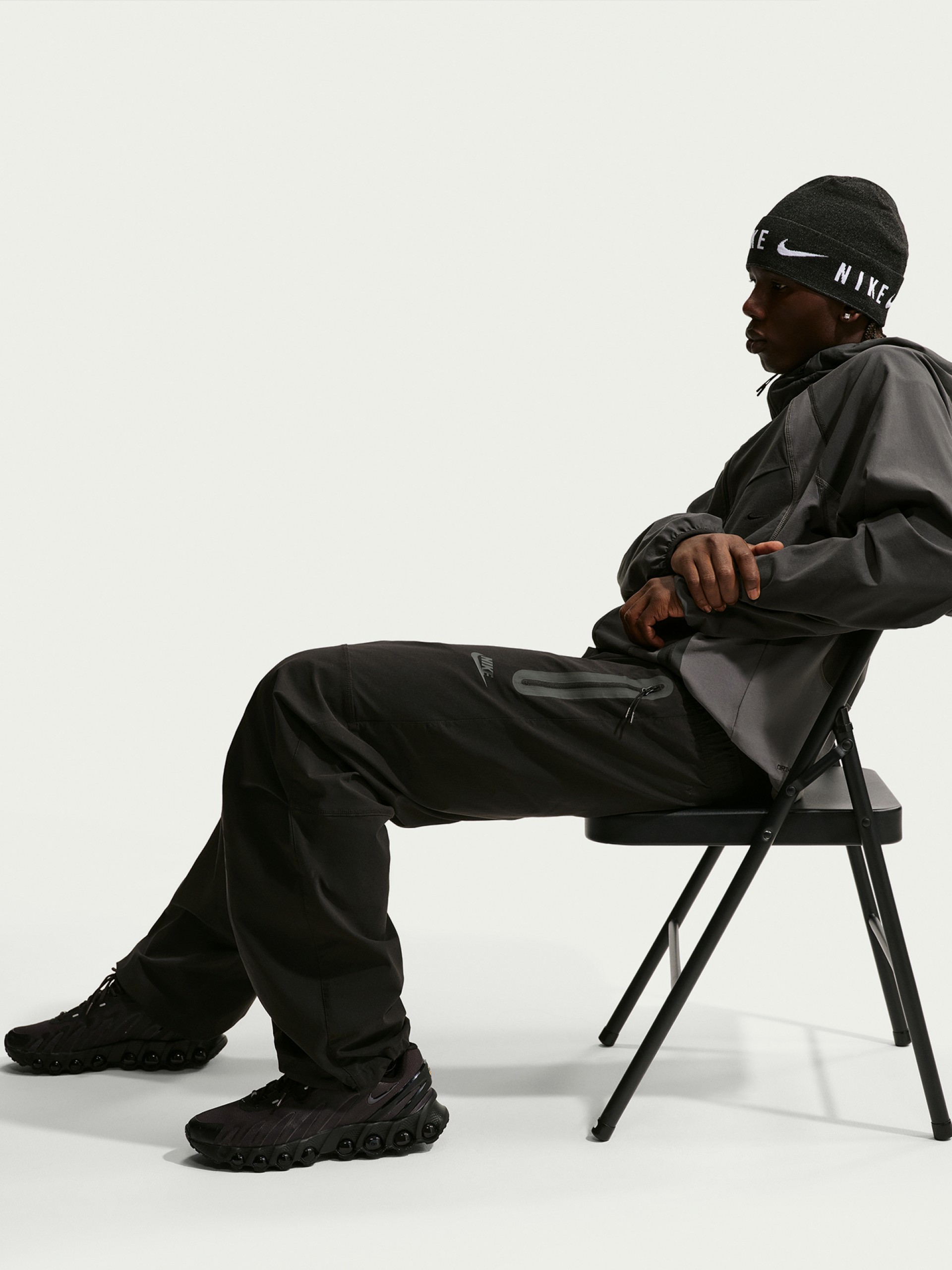 Calças Nike Tech Dri-FIT Woven Pretas Para Homem