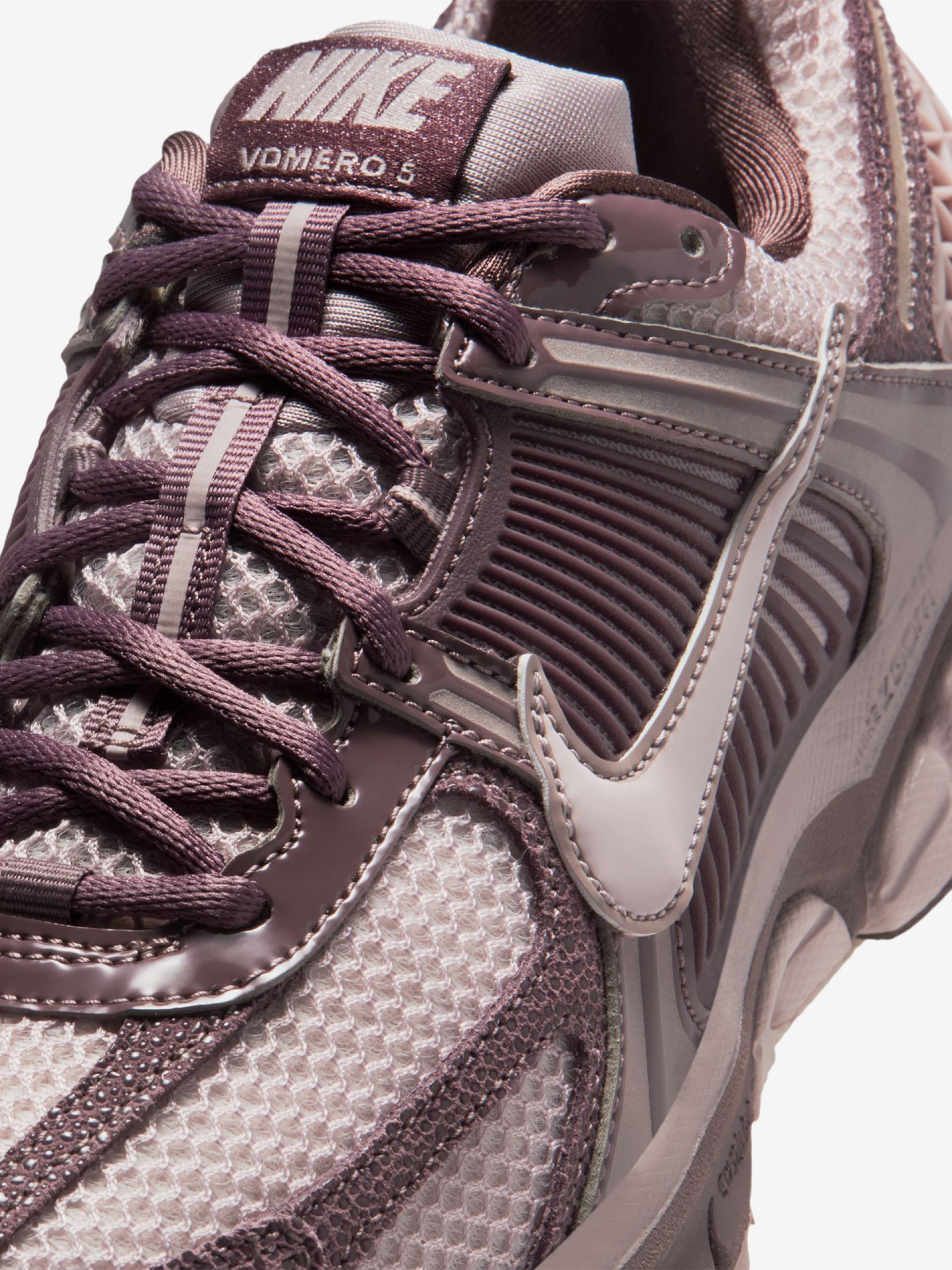 Nike Zoom Vomero 5 Burgundy and Pink Sneakers For Women