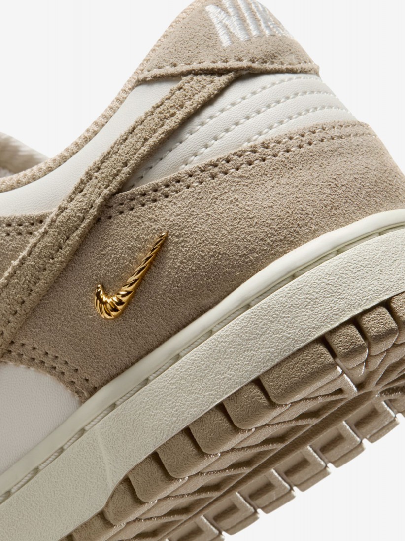 Sapatilhas Nike Dunk Low SE Bege e Brancas Para Mulher