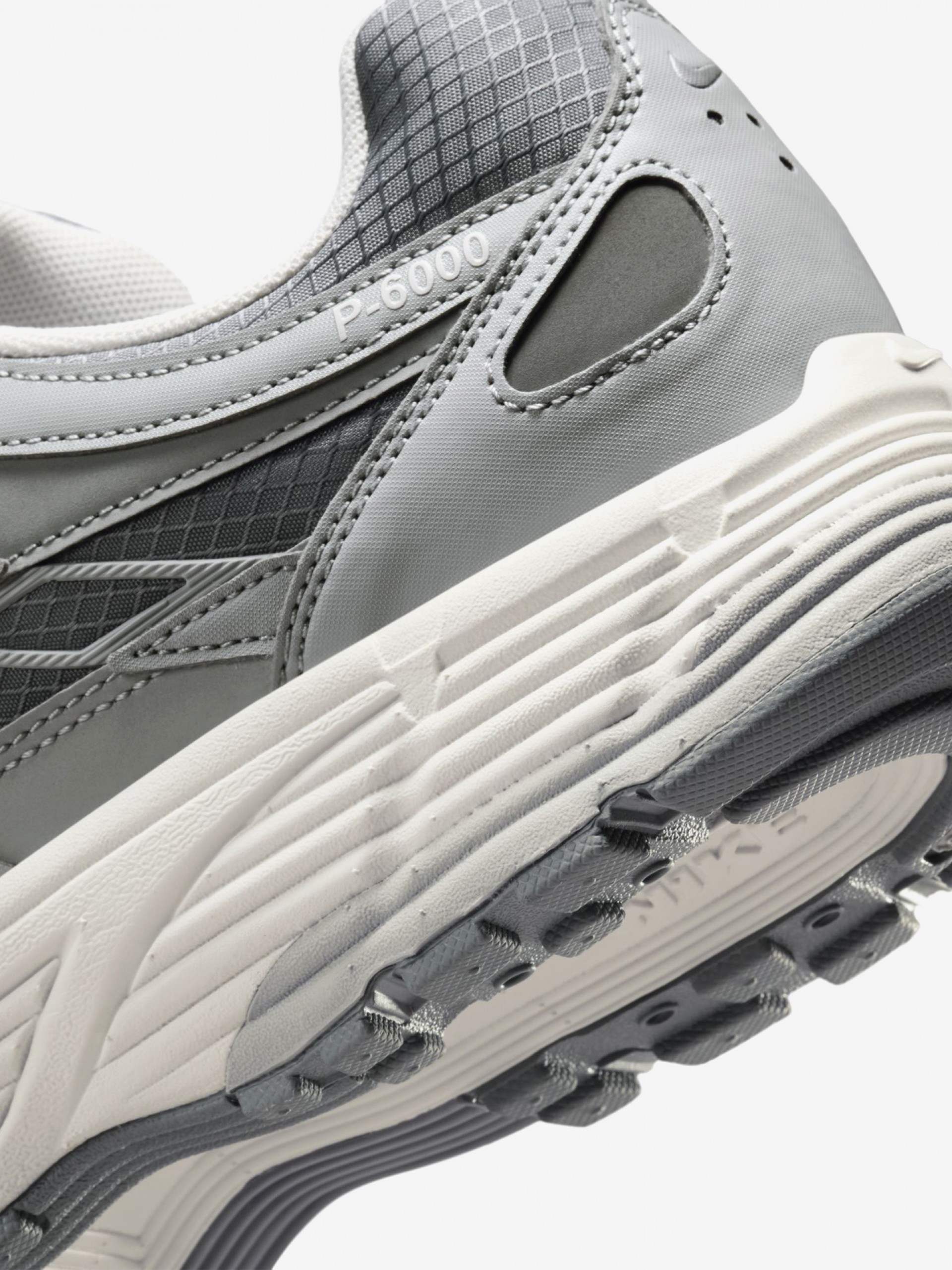 Zapatillas Nike P-6000 SE Grises Para Hombre