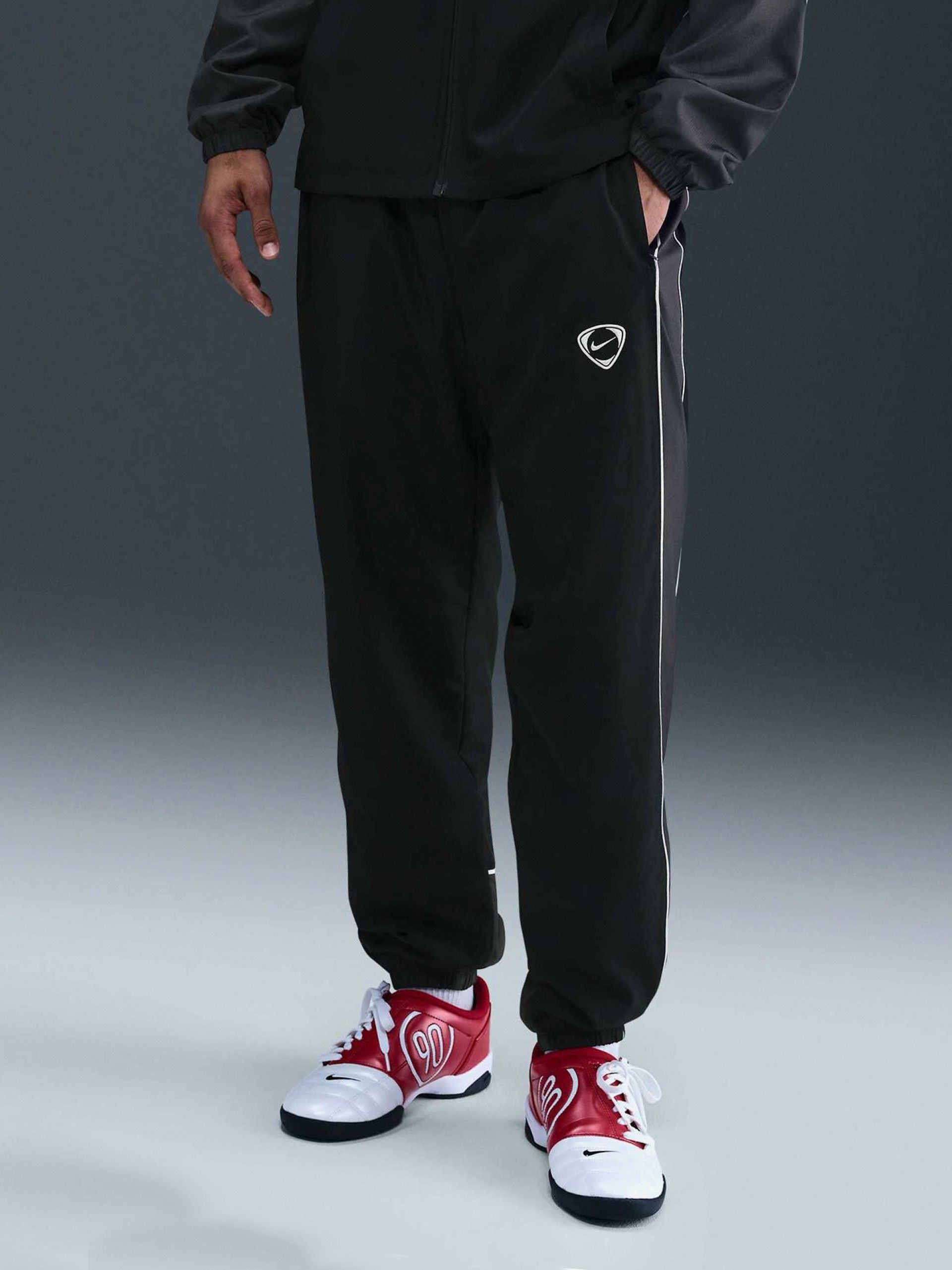 Pantalones de Fútbol Nike Academy+ Negros y Grises Para Hombre