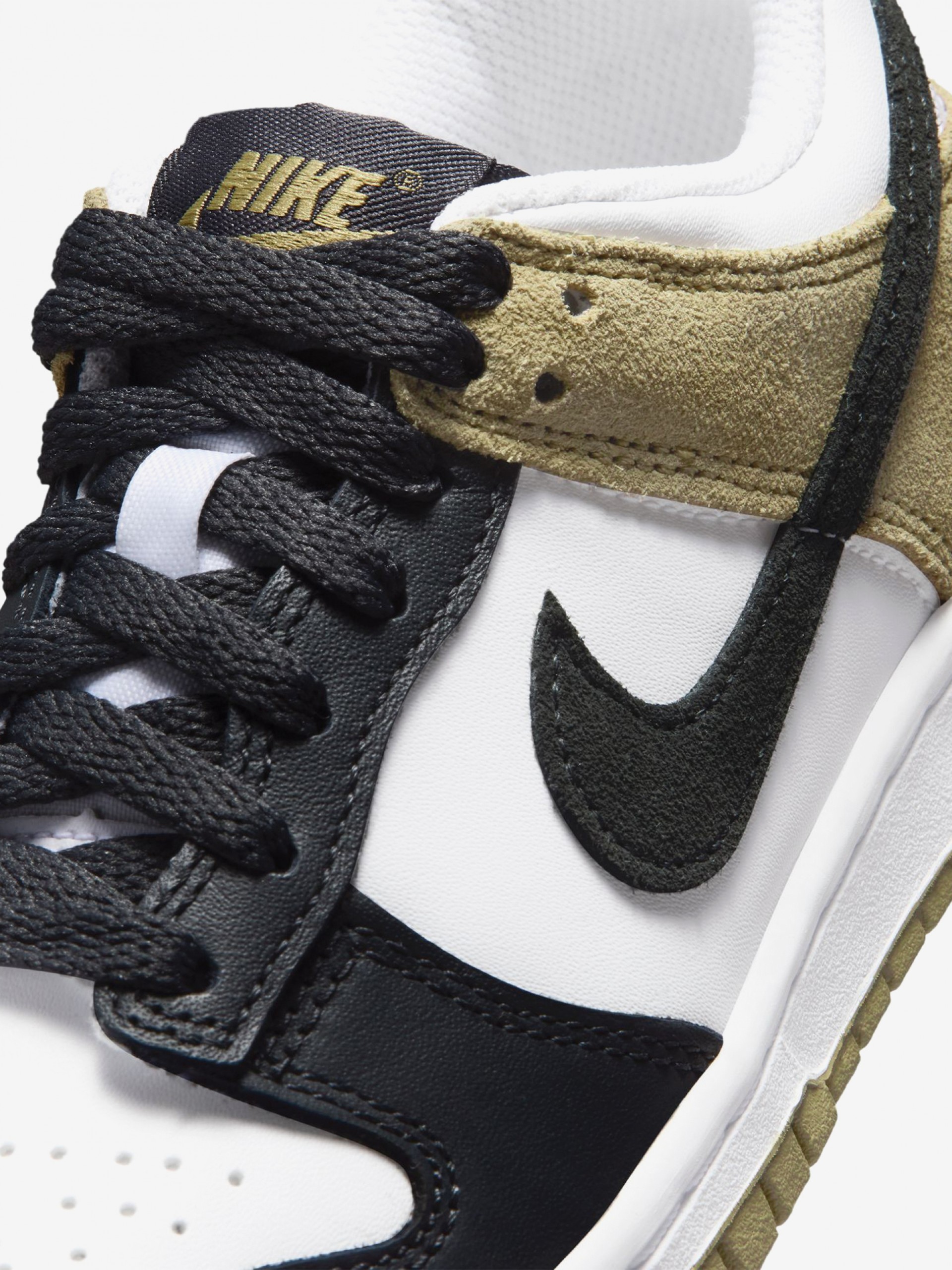 Sapatilhas Nike Dunk Low Essential+ Brancas, Pretas e Verdes Júnior