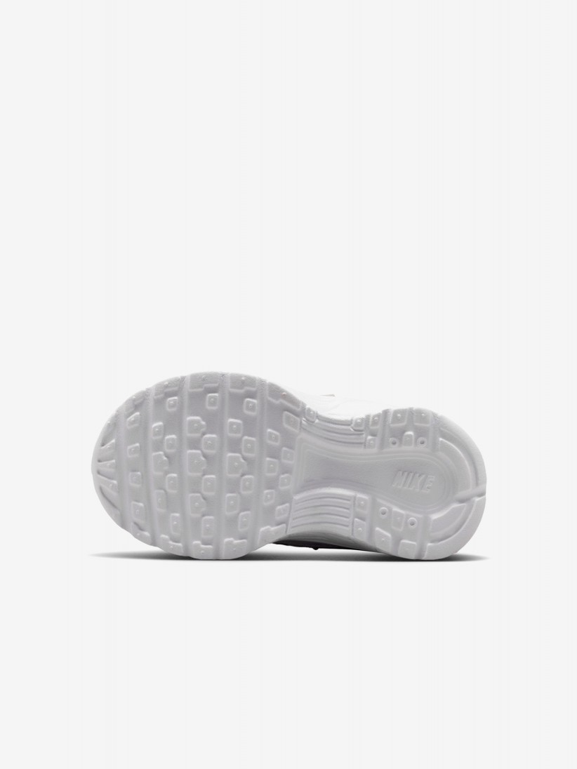 Zapatillas Nike P-6000 Blancas y Plateadas Para Bebé Zapatillas Nike P-6000 Blancas y Plateadas Para Bebé