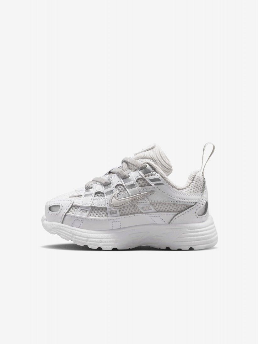 Zapatillas Nike P-6000 Blancas y Plateadas Para Bebé Zapatillas Nike P-6000 Blancas y Plateadas Para Bebé