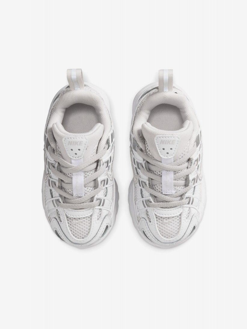 Zapatillas Nike P-6000 Blancas y Plateadas Para Bebé Zapatillas Nike P-6000 Blancas y Plateadas Para Bebé
