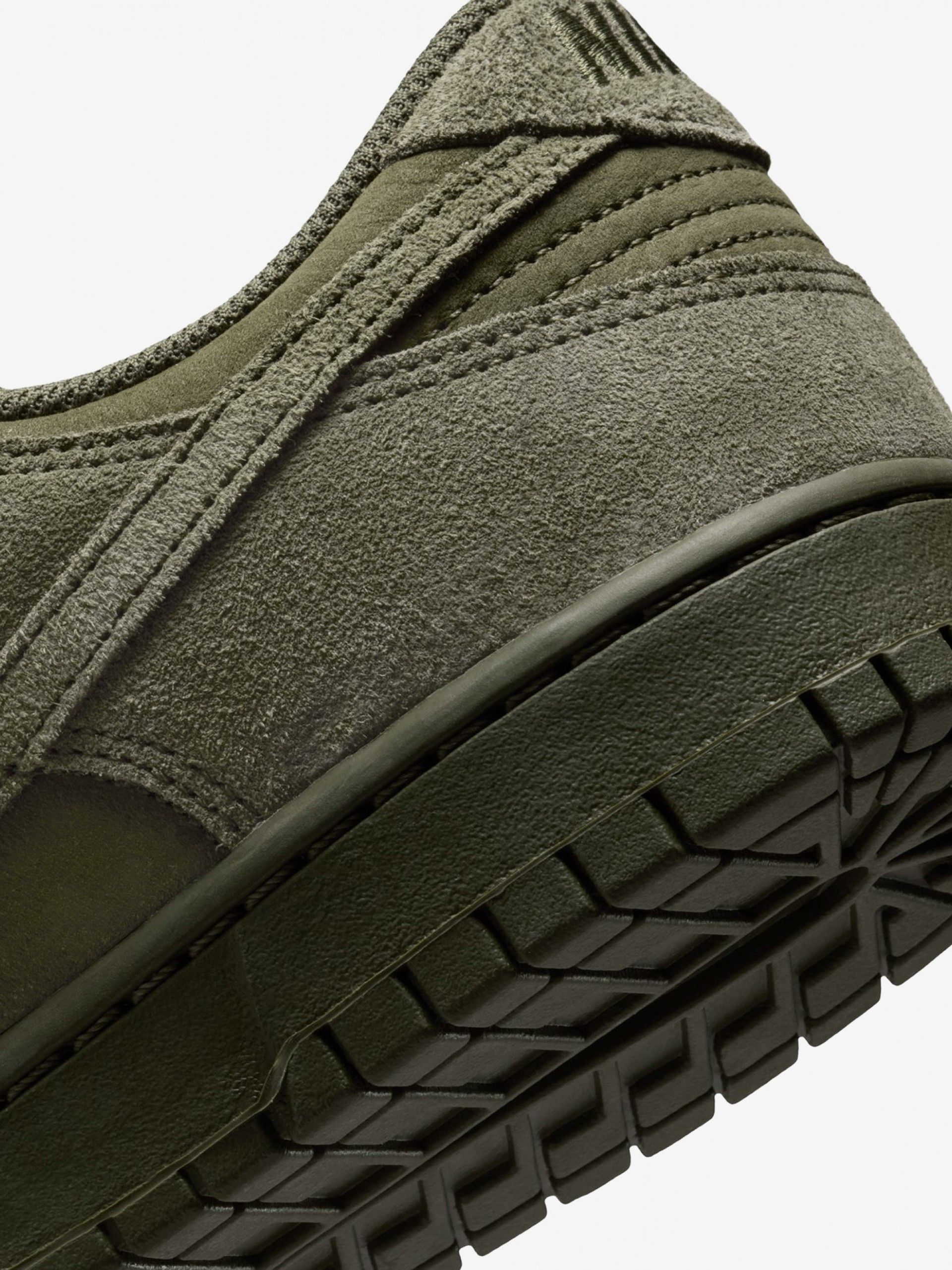 Nike Dunk Low Retro SE Green Suede Sneakers For Men