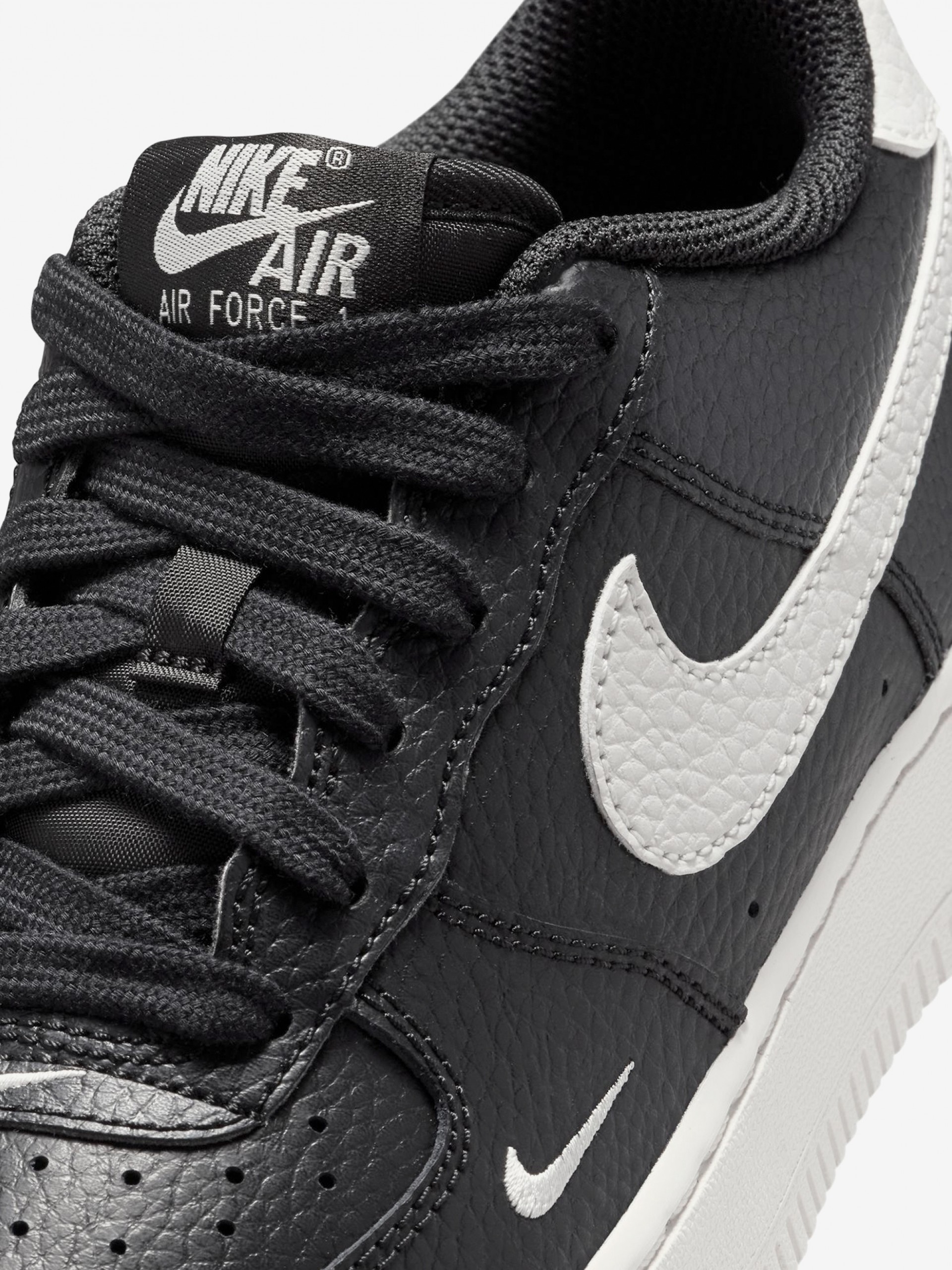 Zapatillas Nike Air Force 1 Negras y Blancas Júnior