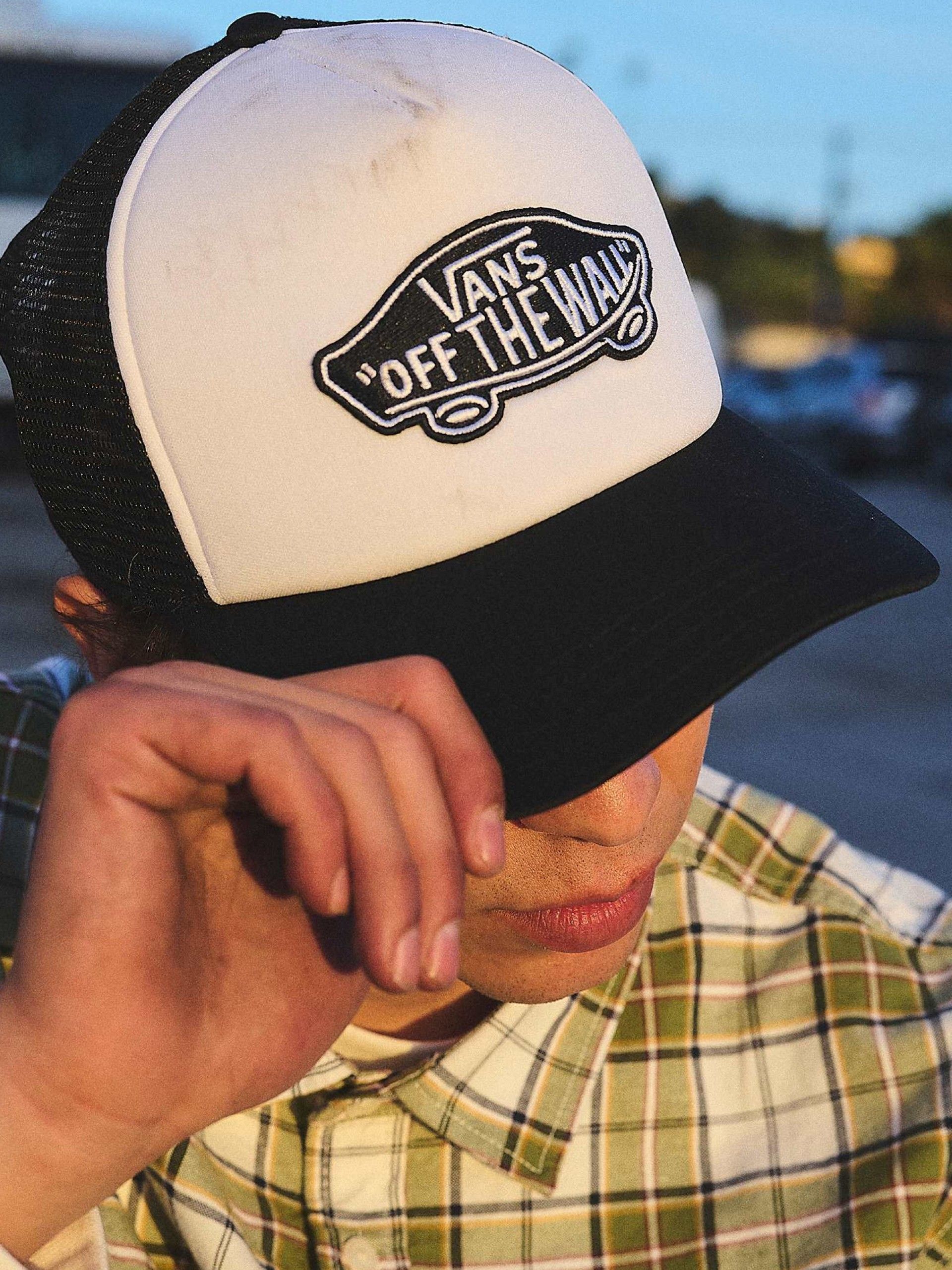Gorra Vans Classic Trucker Negra y Blanca