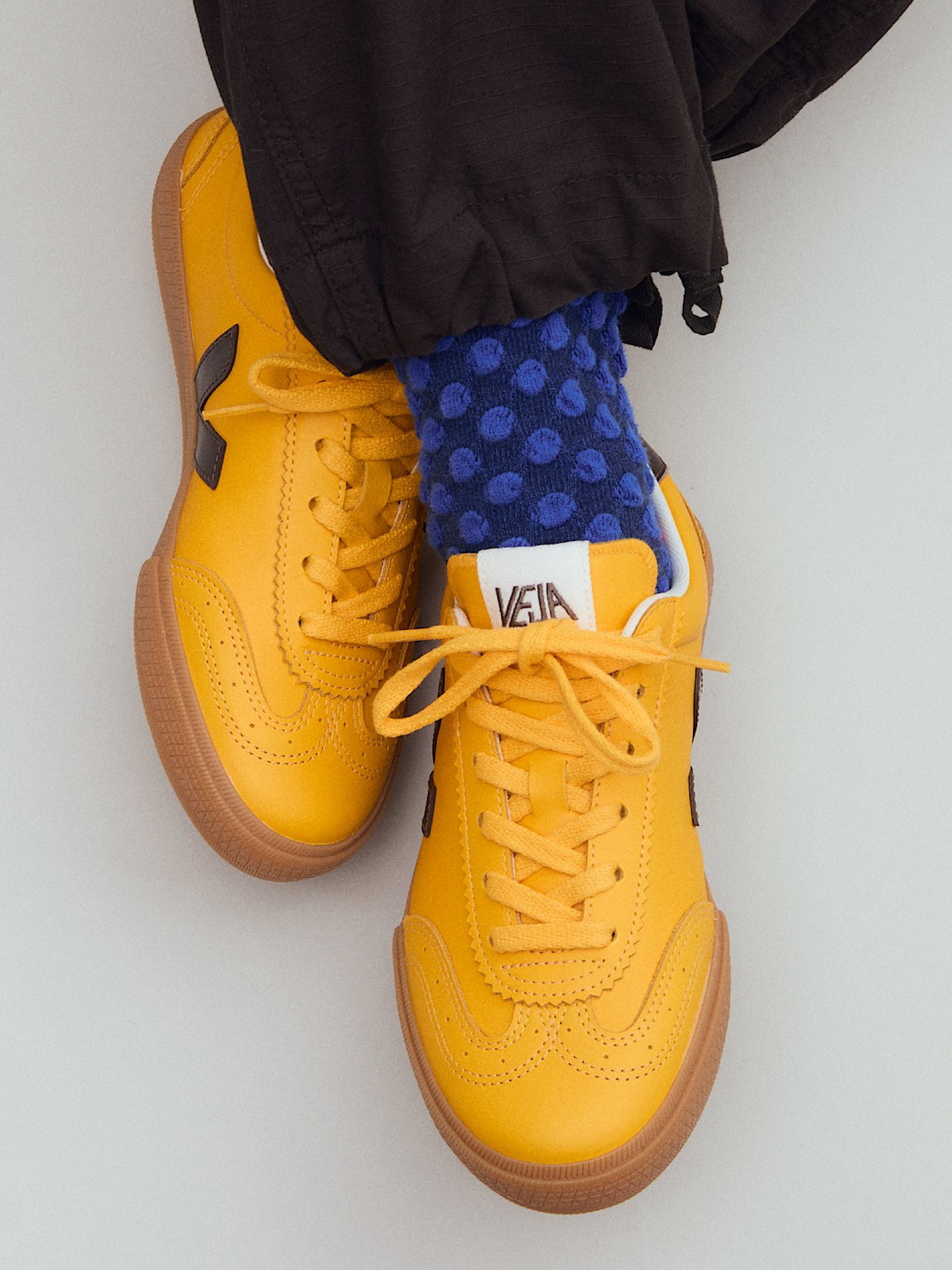 Sapatilhas VEJA Volley Amarelas e Castanhas