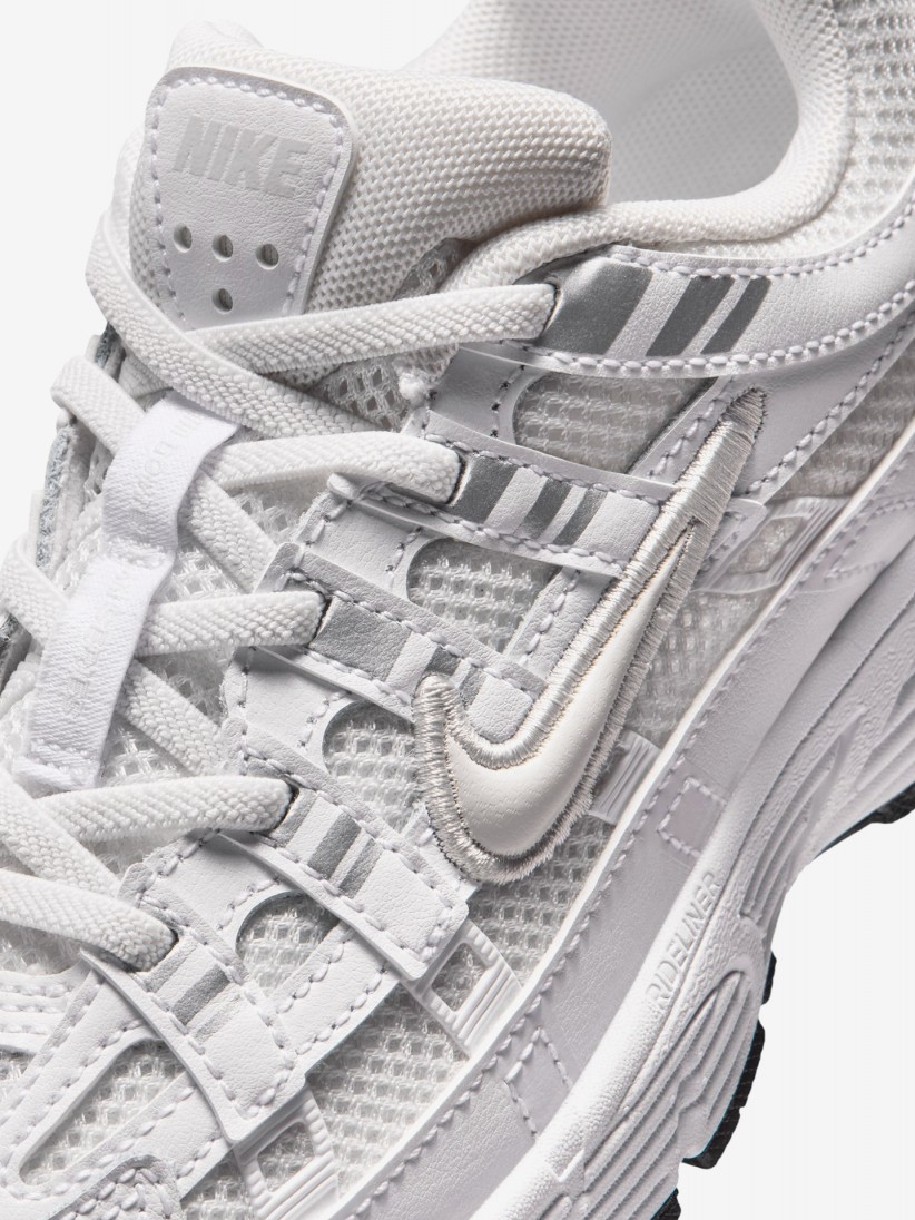 Zapatillas Nike P-6000 Blancas y Plateadas Para Ni�o
