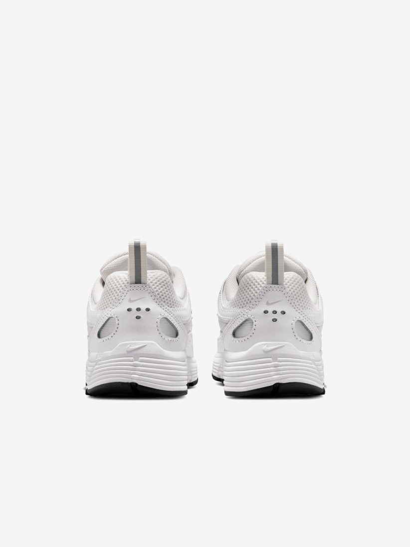 Zapatillas Nike P-6000 Blancas y Plateadas Para Ni�o