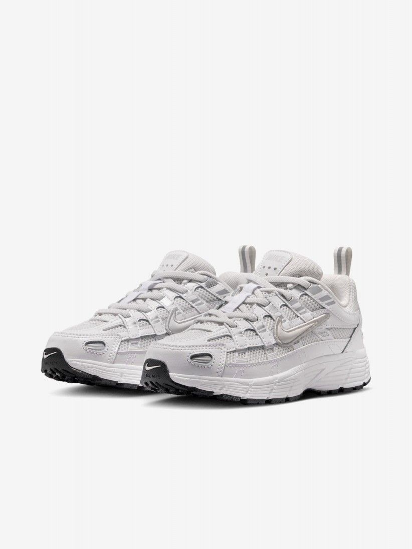 Zapatillas Nike P-6000 Blancas y Plateadas Para Ni�o