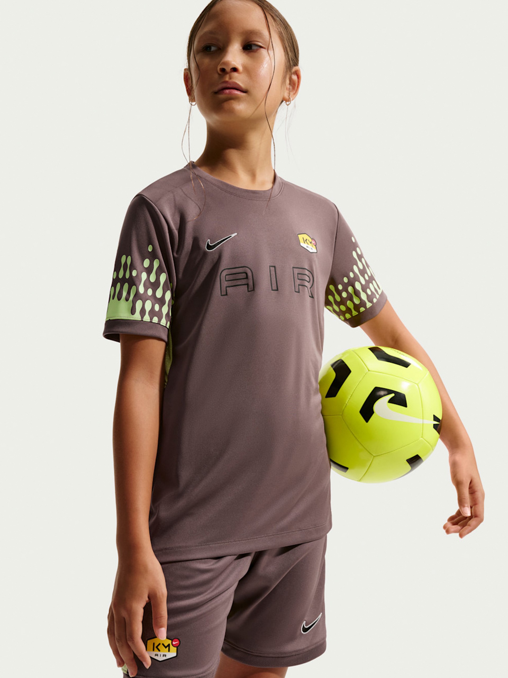 T-shirt de Futebol Nike Dri-FIT Kylian Mbappé Júnior Castanha