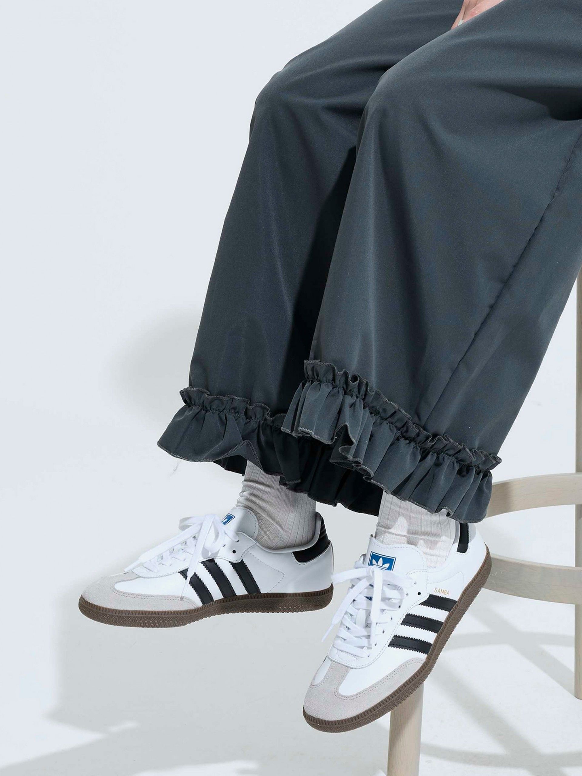 Sapatilhas Adidas Samba OG Brancas e Pretas