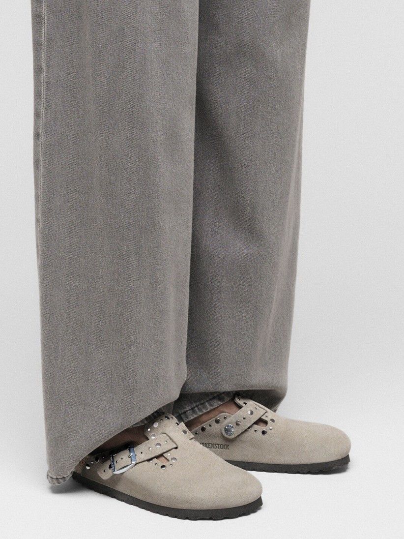 Chinelos Birkenstock Boston Rivets Couro em Camur�a Bege