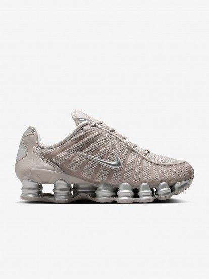 Zapatillas Nike Shox TL SE Beige y Plateadas Para Mujer
