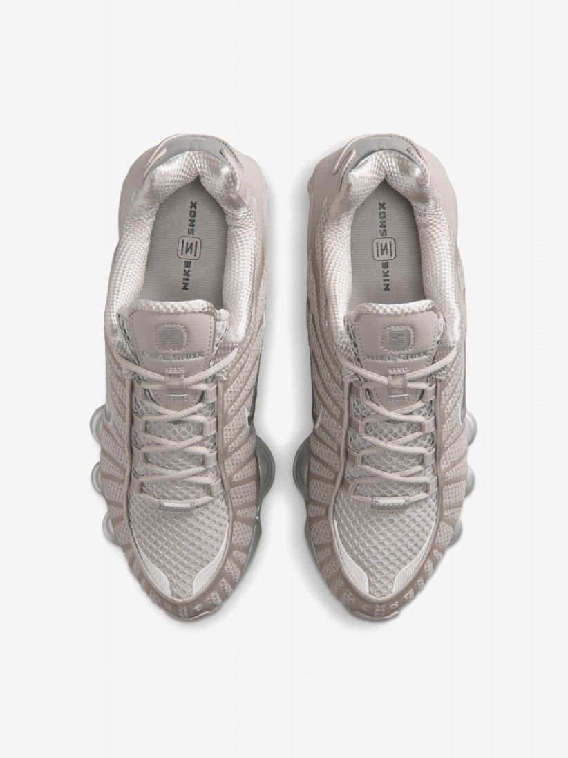 Zapatillas Nike Shox TL SE Beige y Plateadas Para Mujer