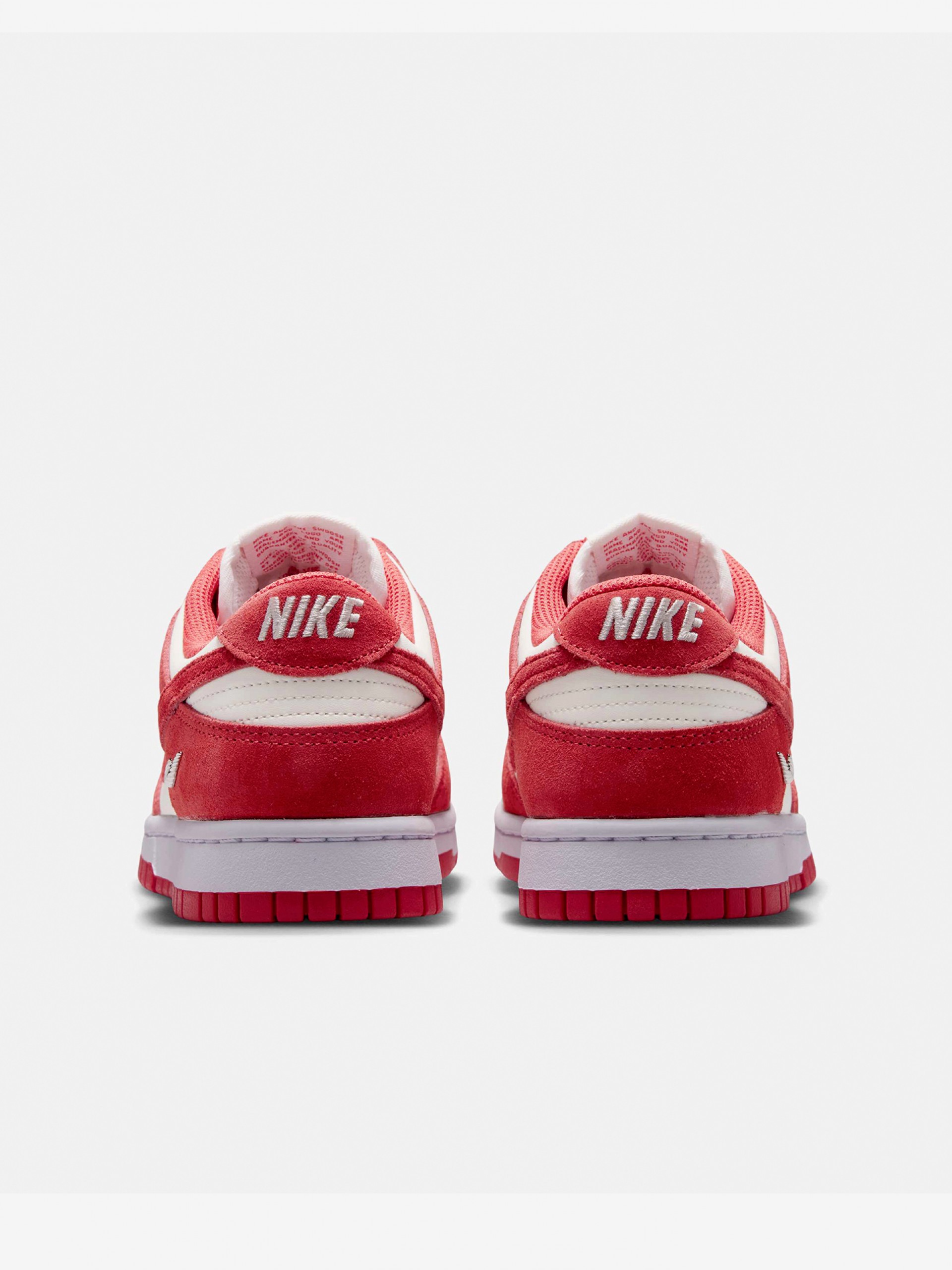 Sapatilhas Nike Dunk Low SE Vermelhas e Bege Para Mulher
