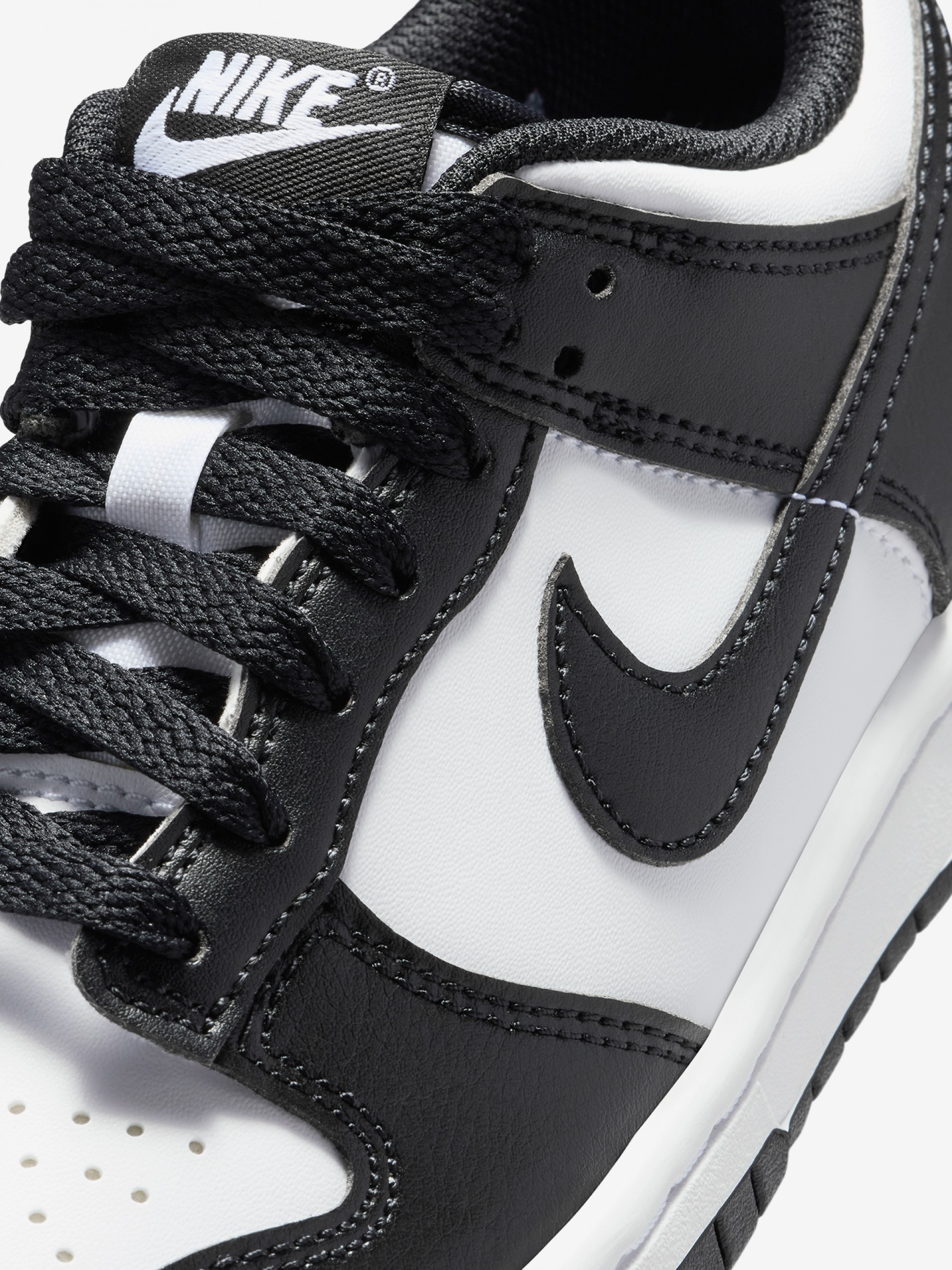 Sapatilhas Nike Dunk Low Pretas e Brancas Júnior