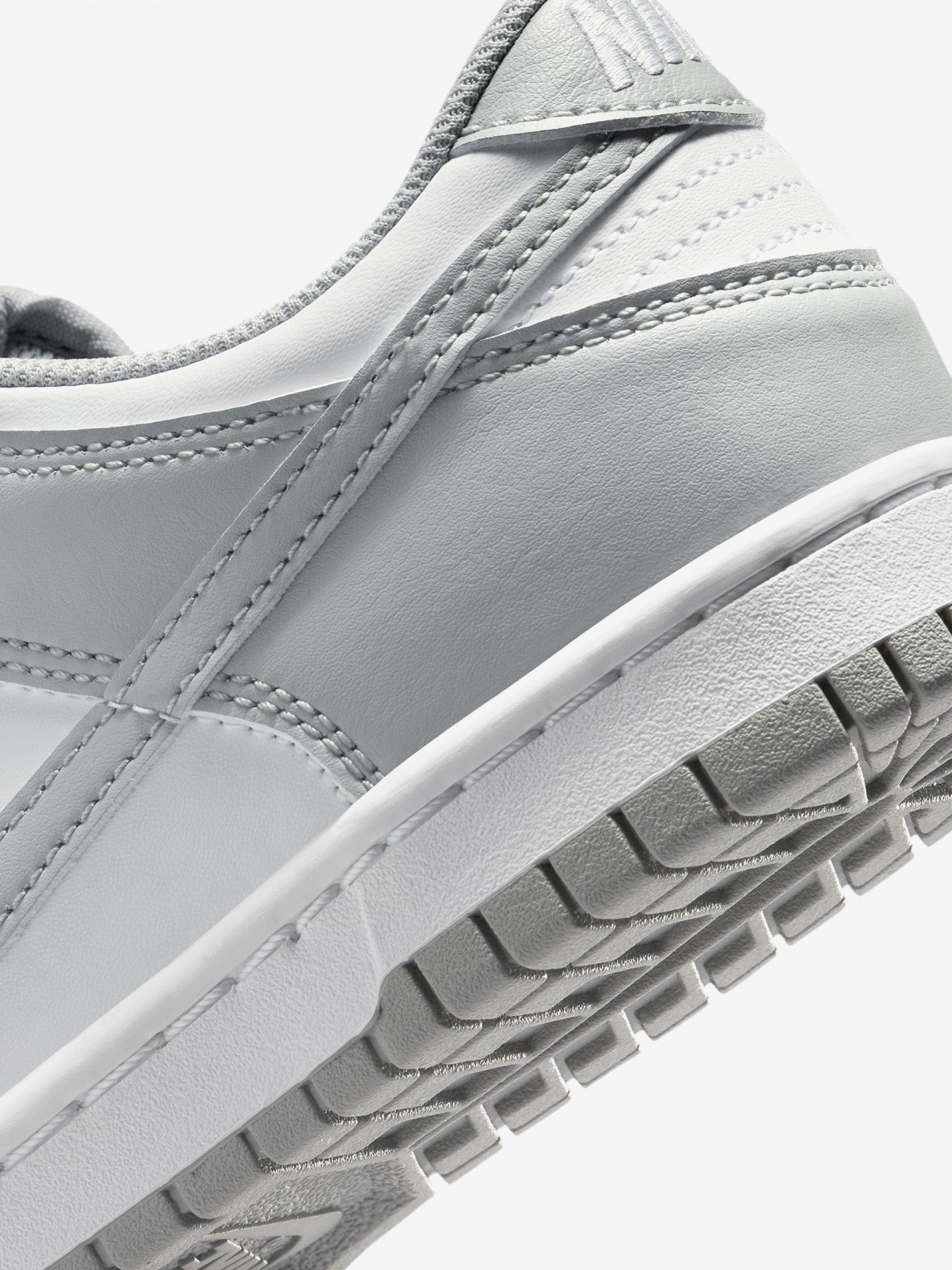 Sapatilhas Nike Dunk Low Cinzentas e Brancas Júnior