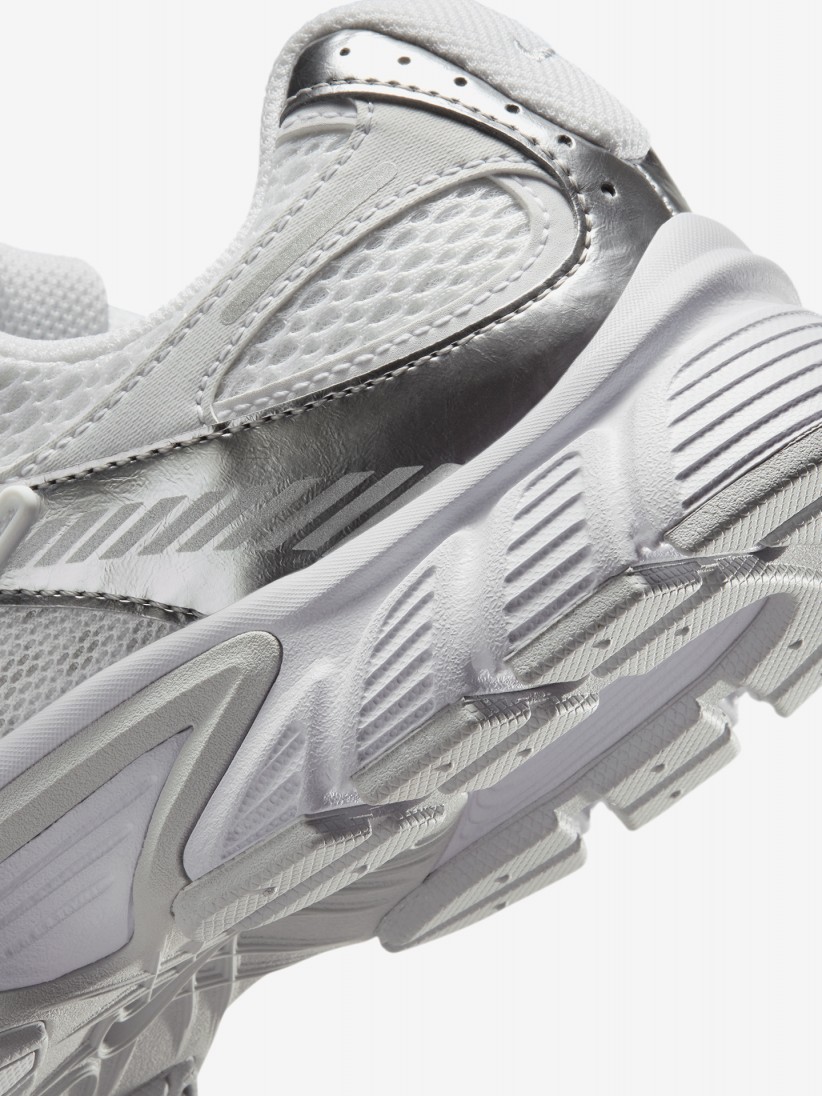 Sapatilhas Nike V5 RNR Brancas e Prateadas Para Mulher