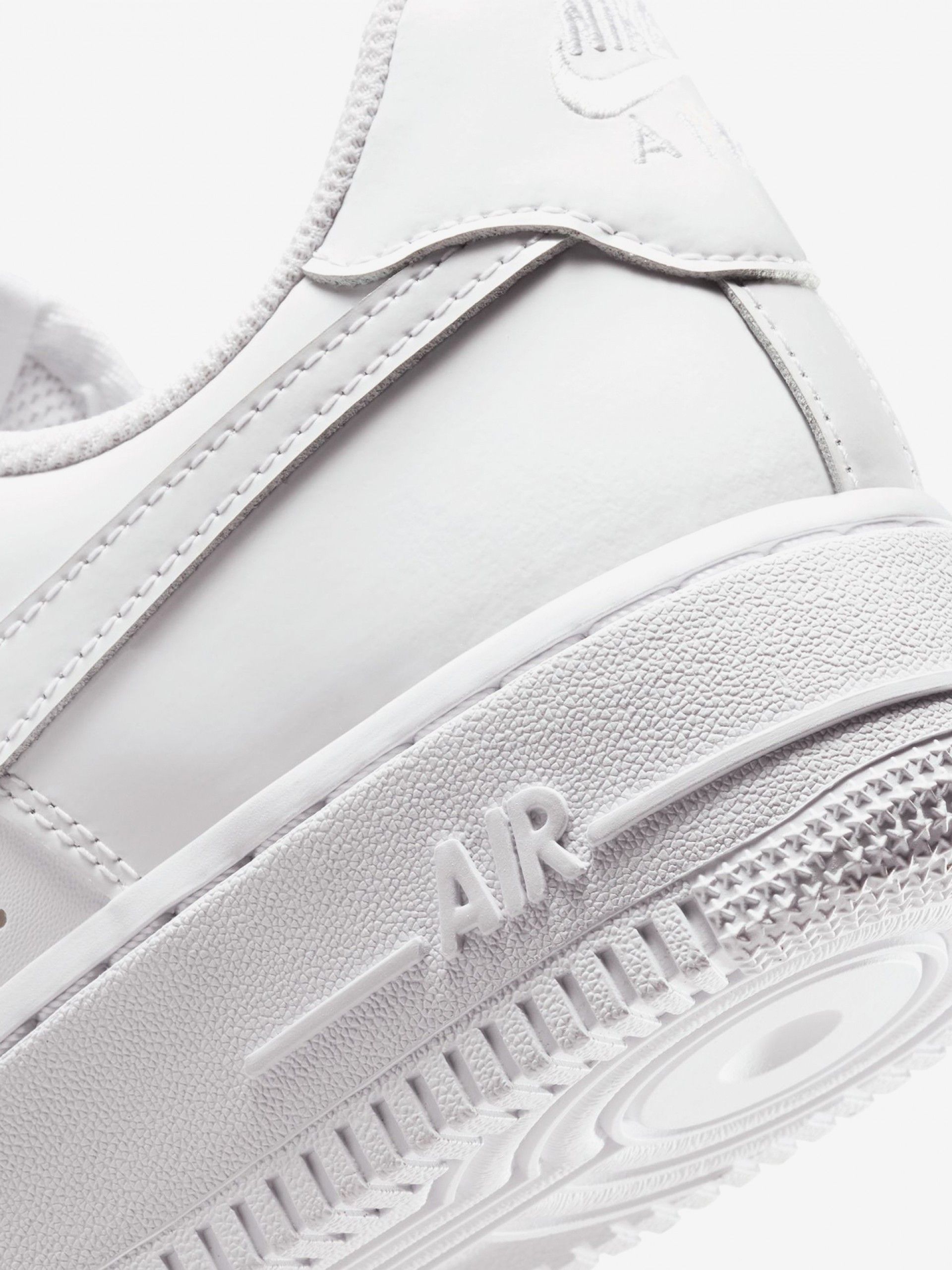 Sapatilhas Nike Air Force 1 07 Low Brancas Brilhantes Para Mulher