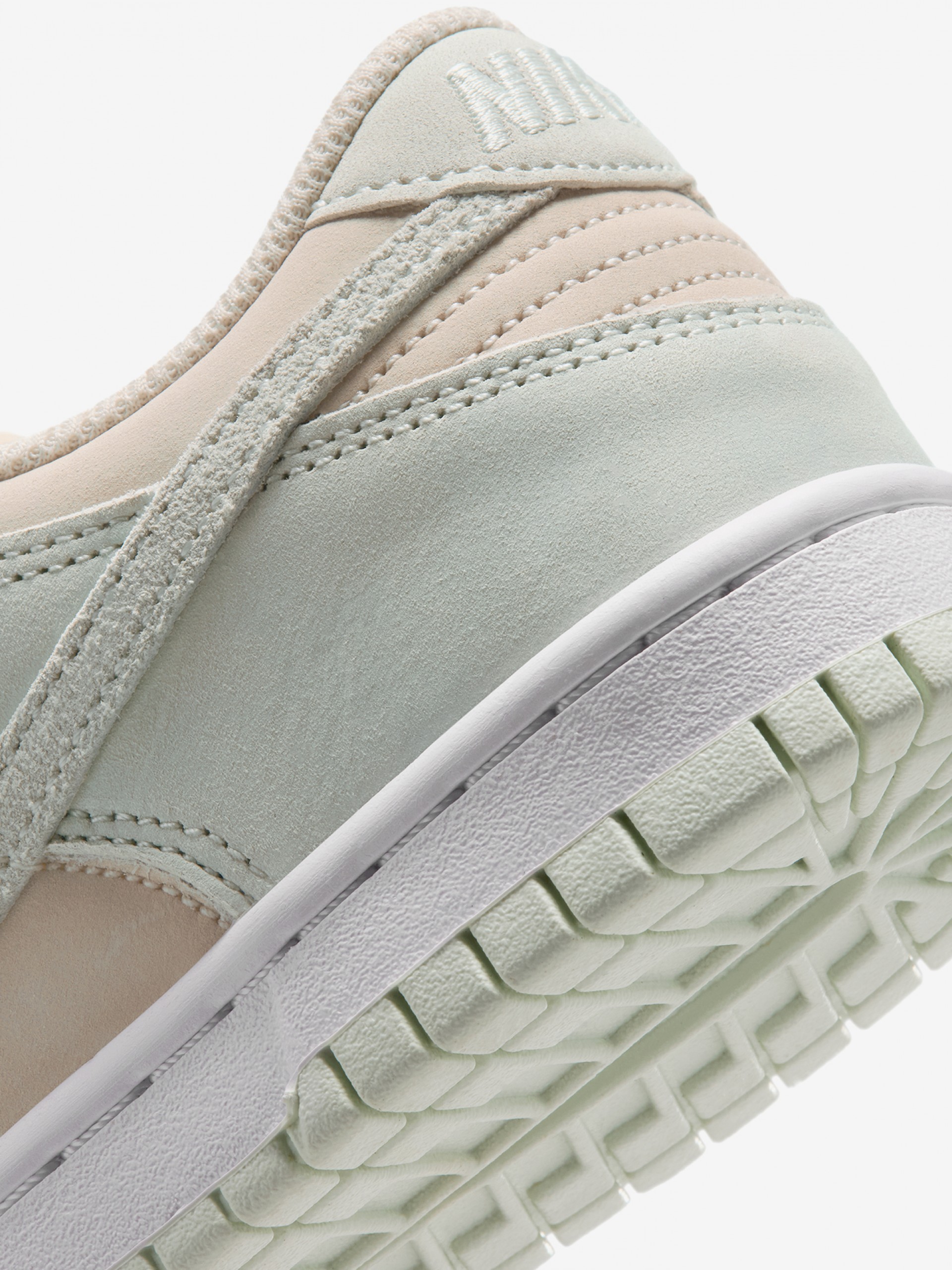 Sapatilhas Nike Dunk Low Bege, Azuis e Verdes Nobuck Júnior