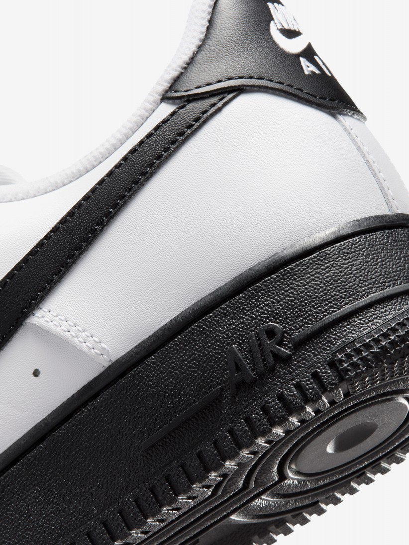Sapatilhas Nike Air Force 1 07 Brancas e Pretas Para Homem