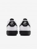 Sapatilhas Nike Air Force 1 07 Brancas e Pretas Para Homem