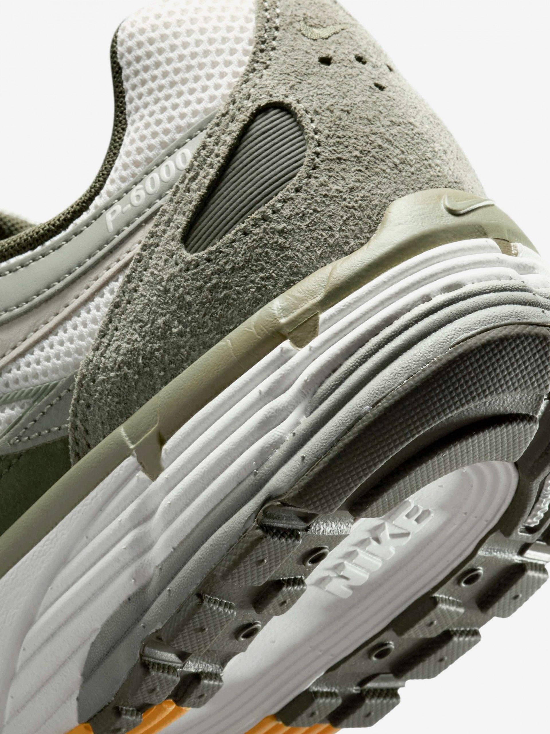Sapatilhas Nike P-6000 Verdes e Brancas Para Homem