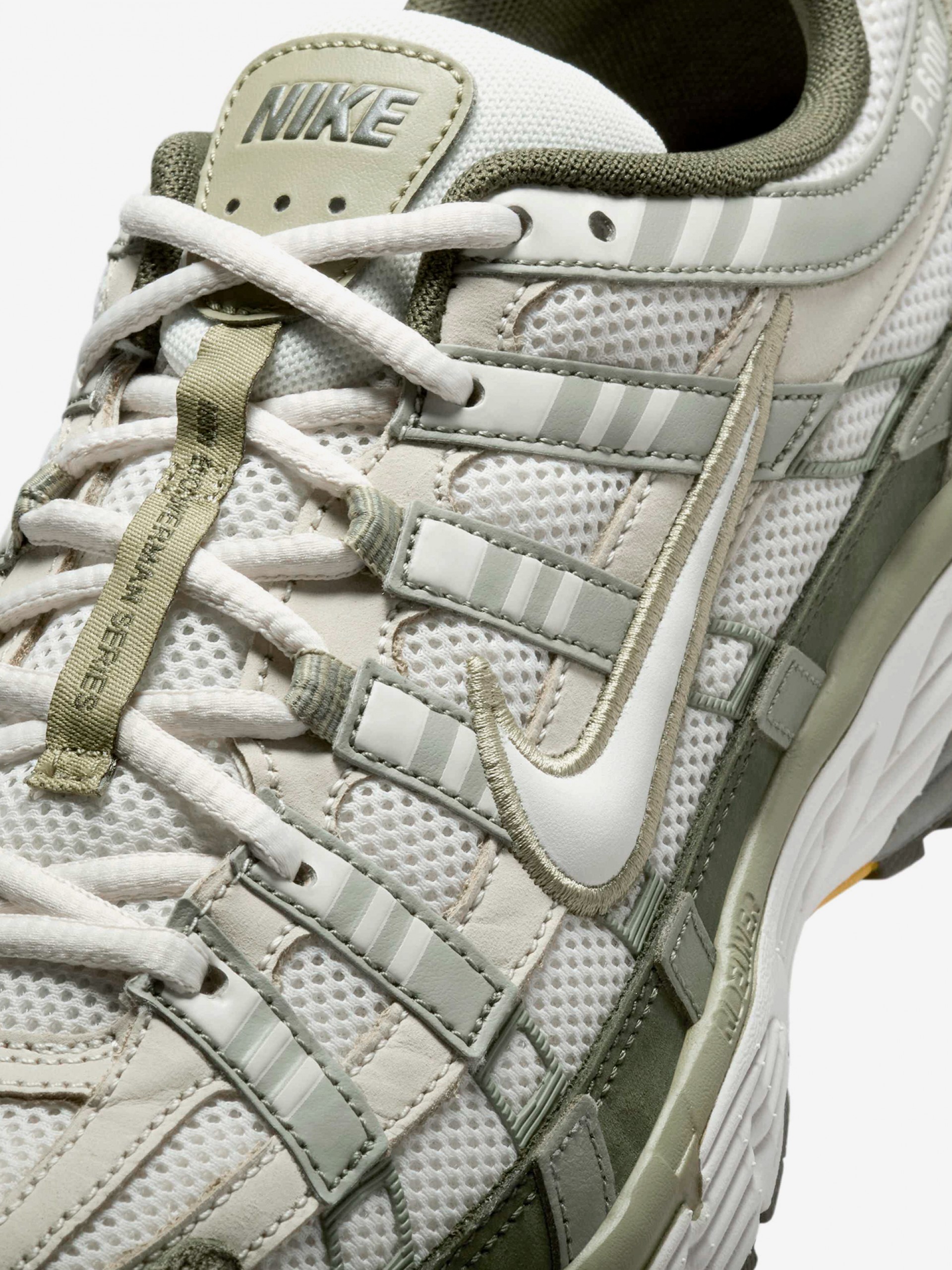 Sapatilhas Nike P-6000 Verdes e Brancas Para Homem